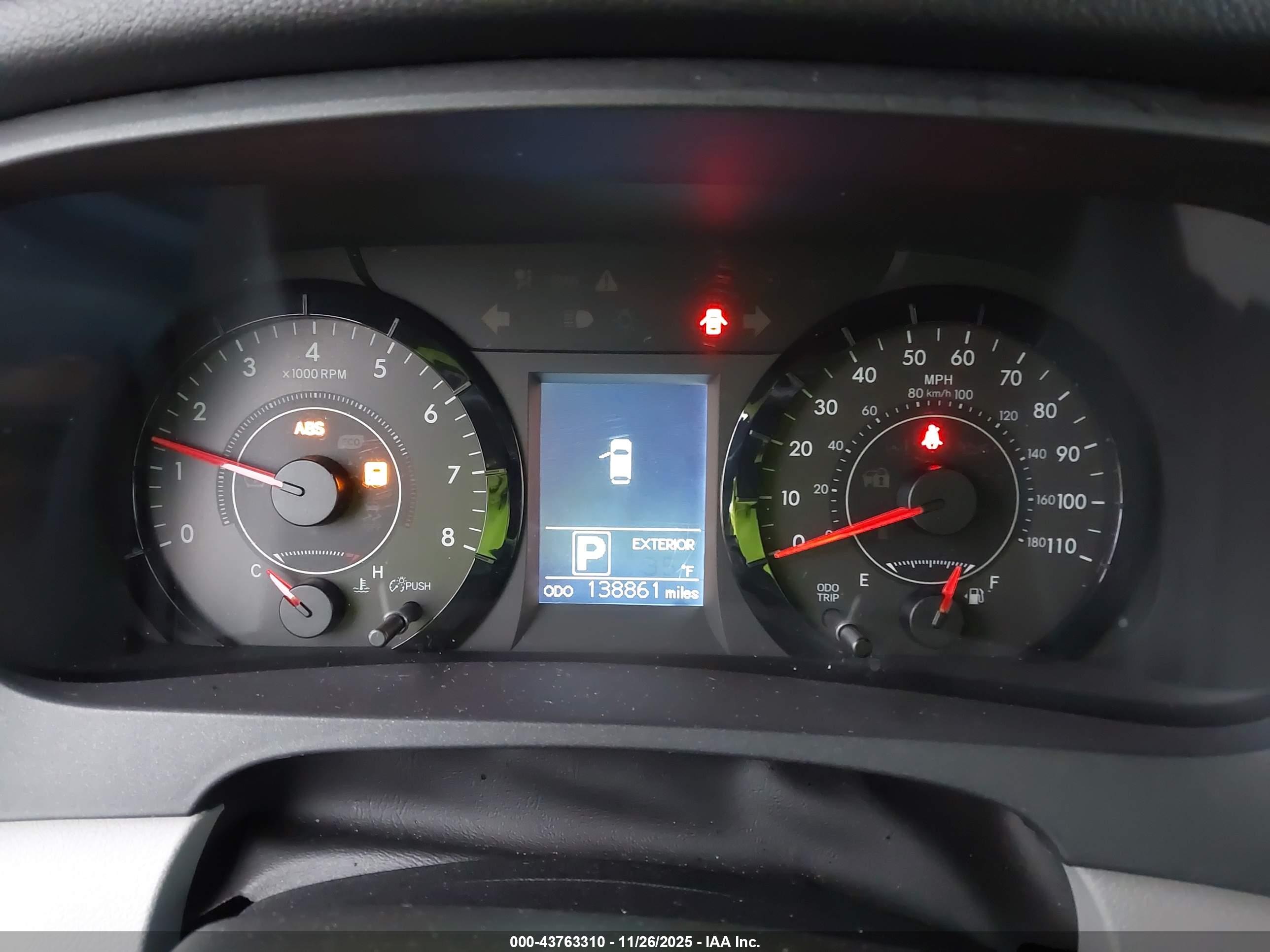 TOYOTA SIENNA image 7