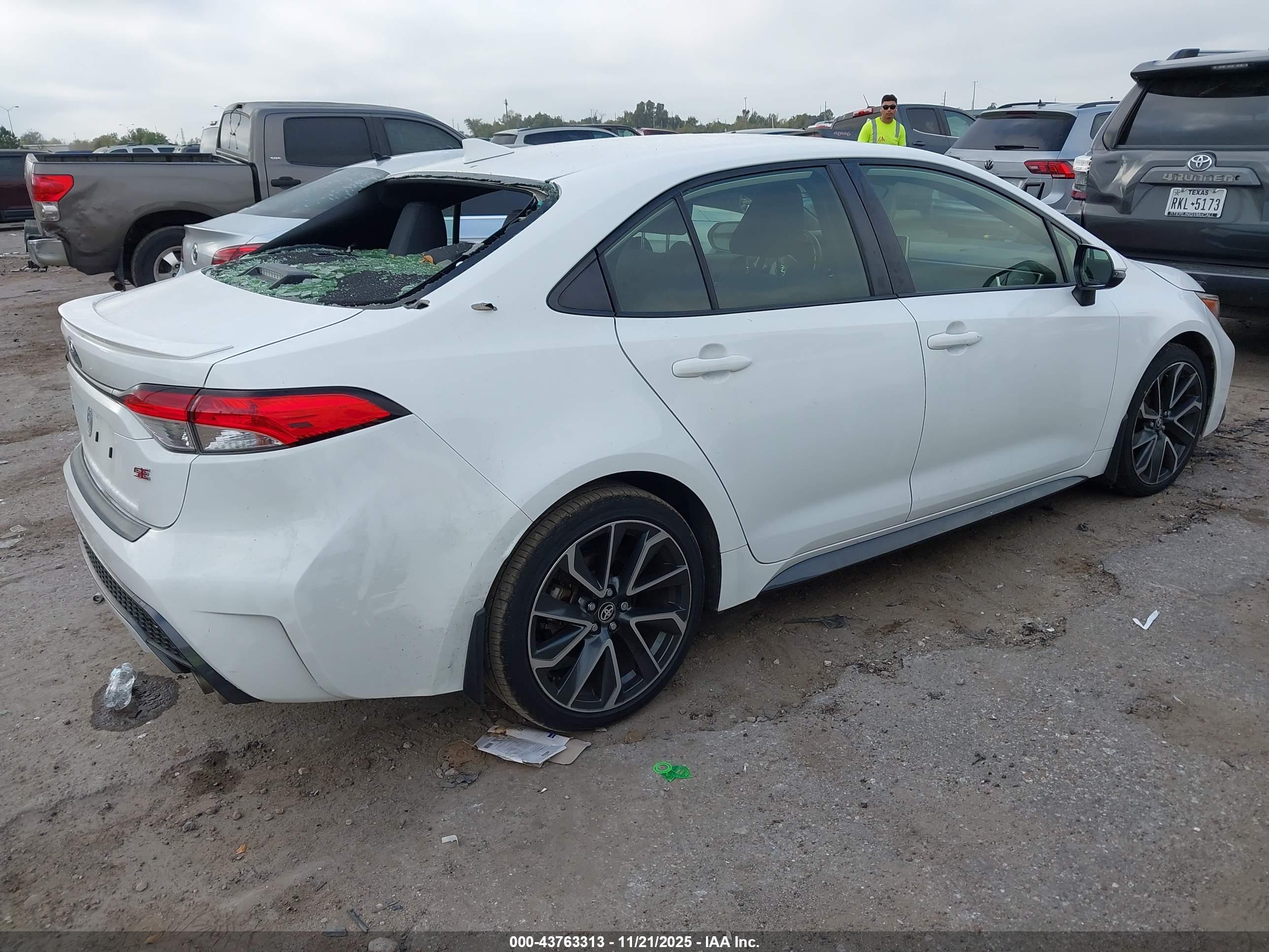 TOYOTA COROLLA image 4