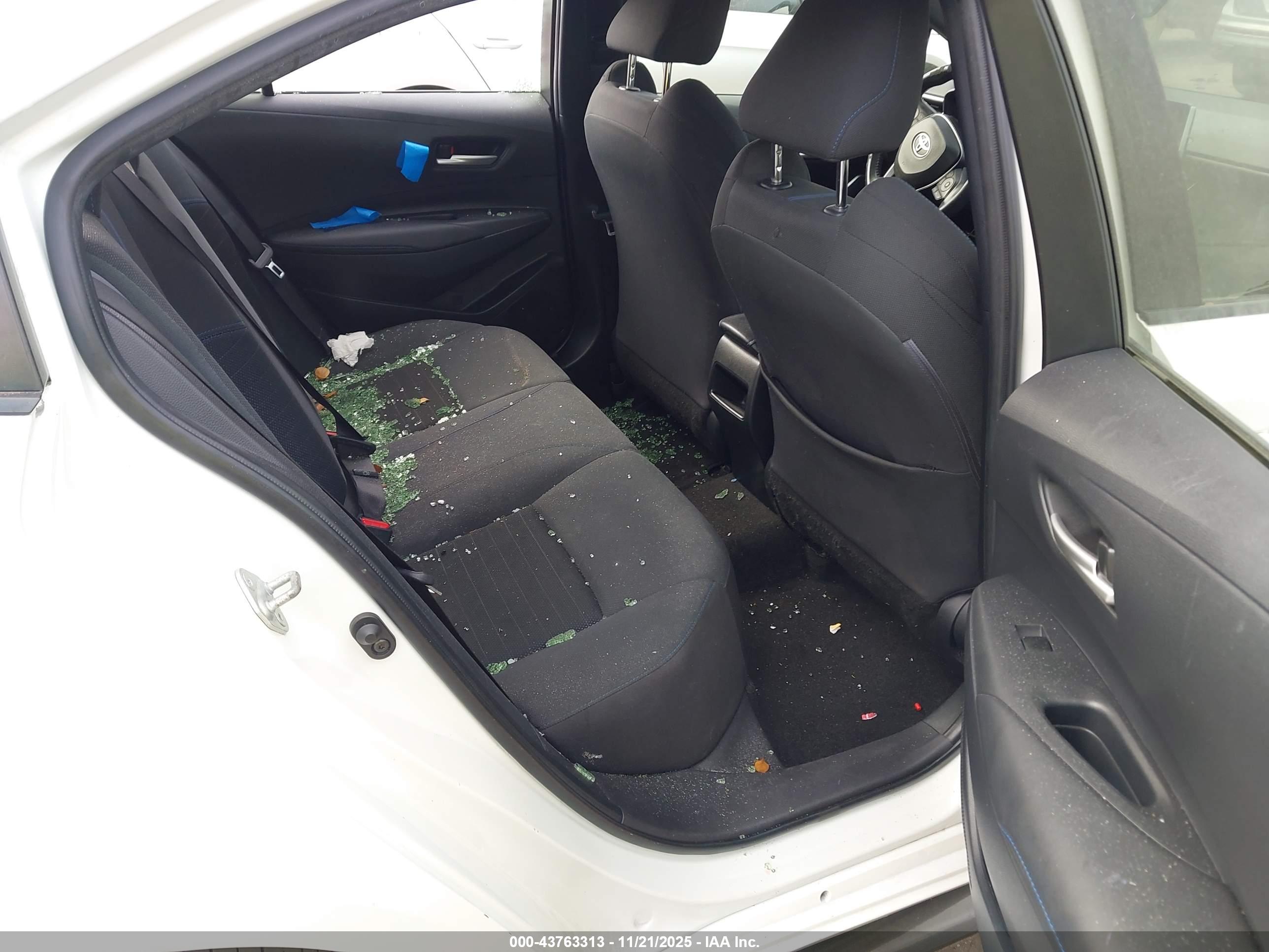 TOYOTA COROLLA image 8