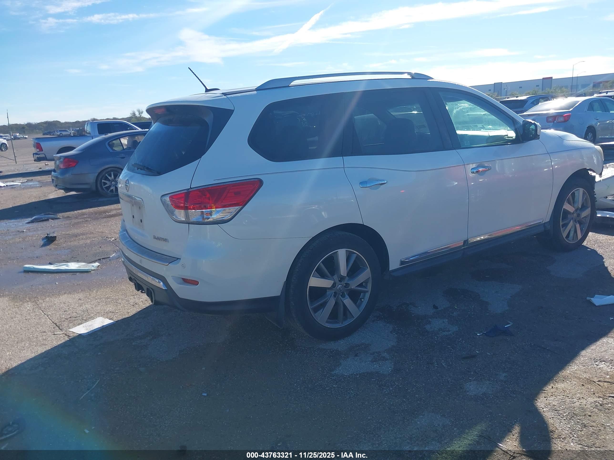 NISSAN PATHFINDER image 4
