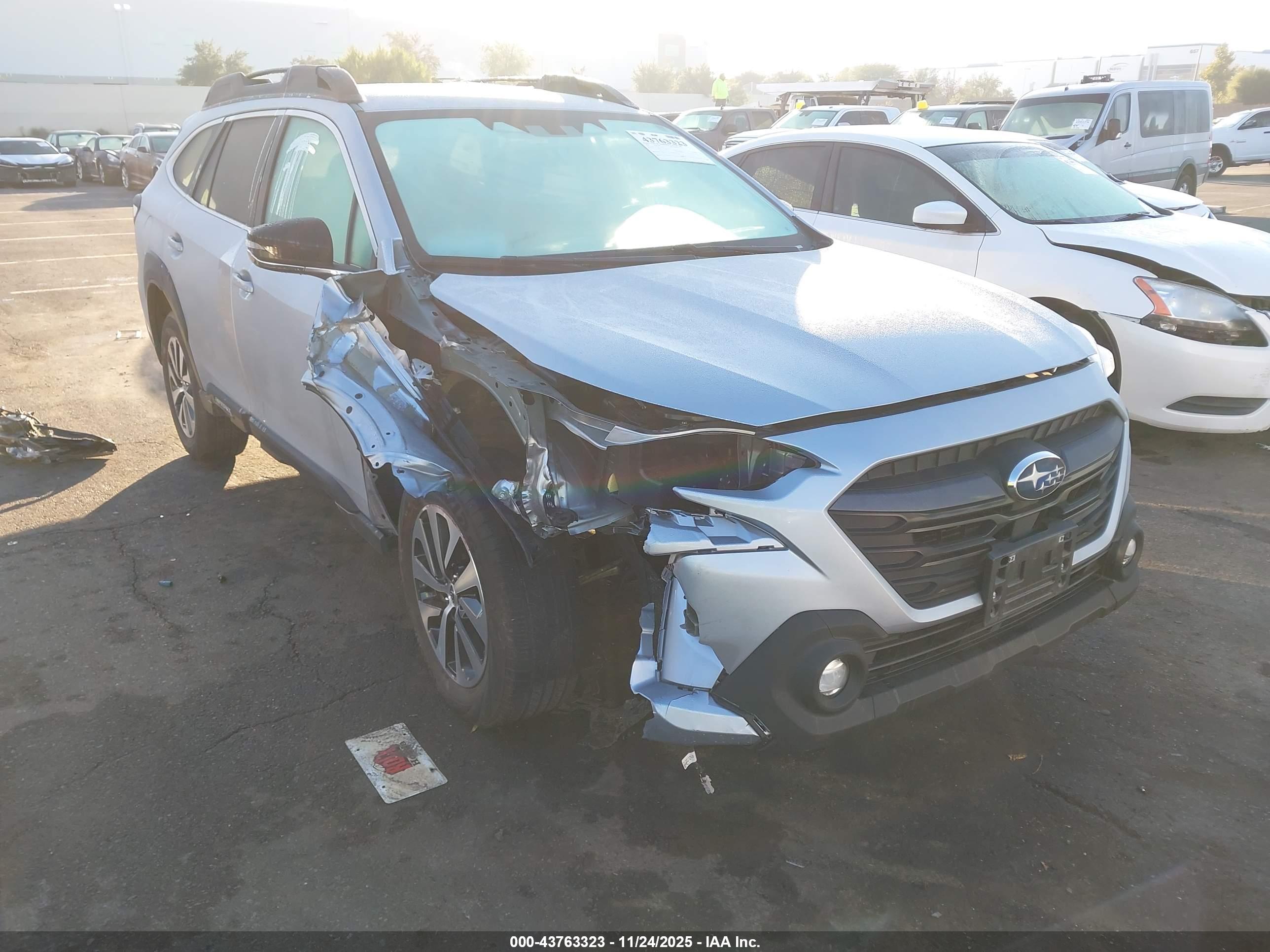 SUBARU OUTBACK image 6