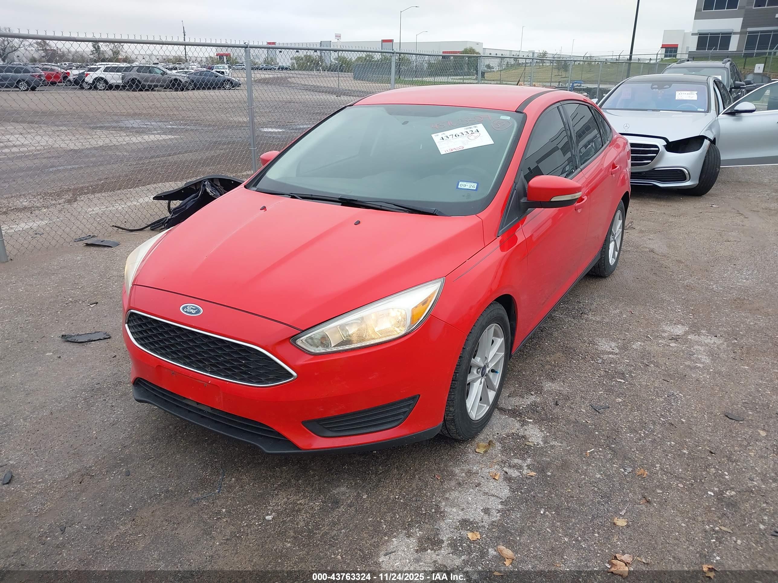 FORD FOCUS image 2