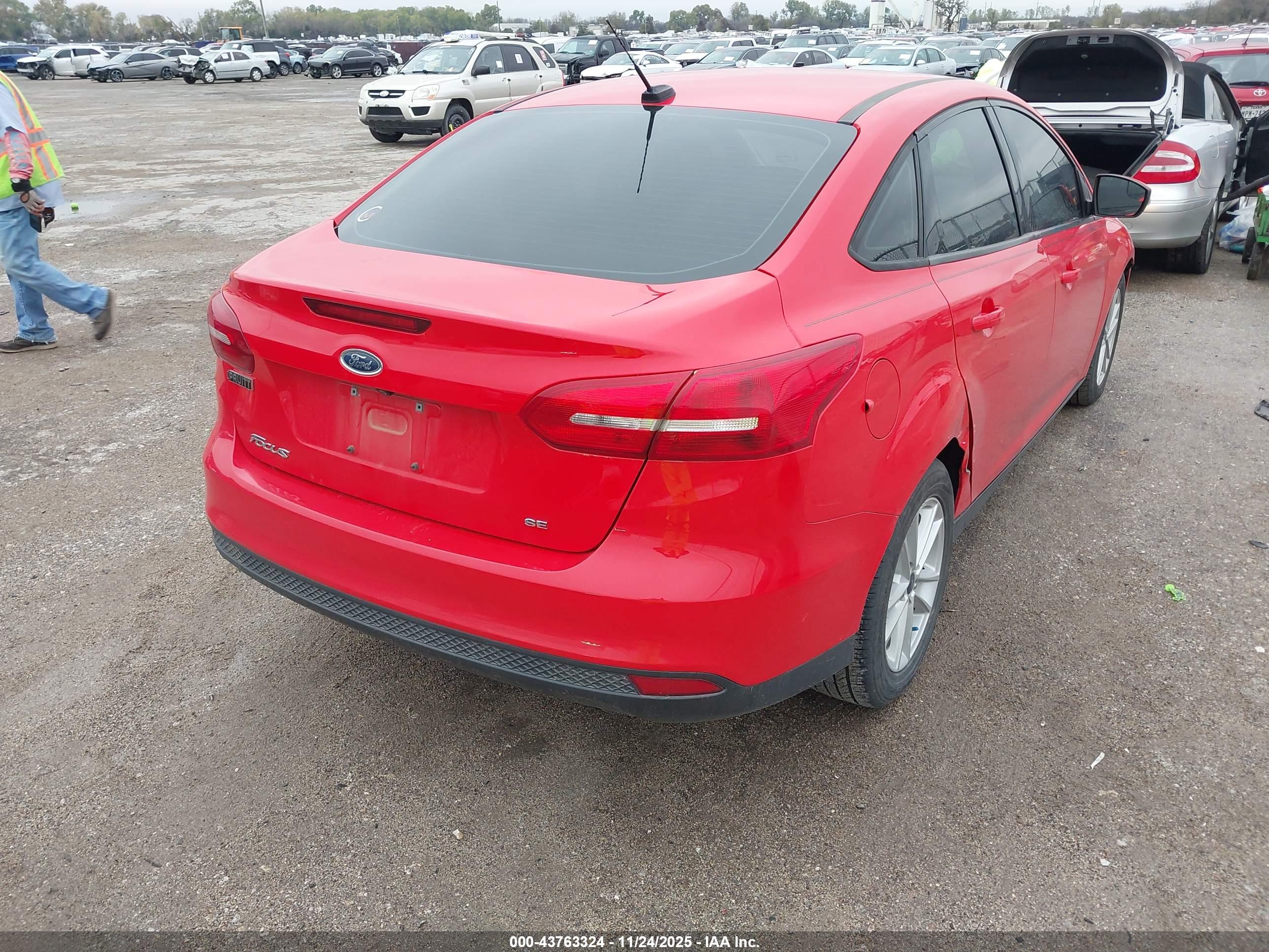 FORD FOCUS image 4