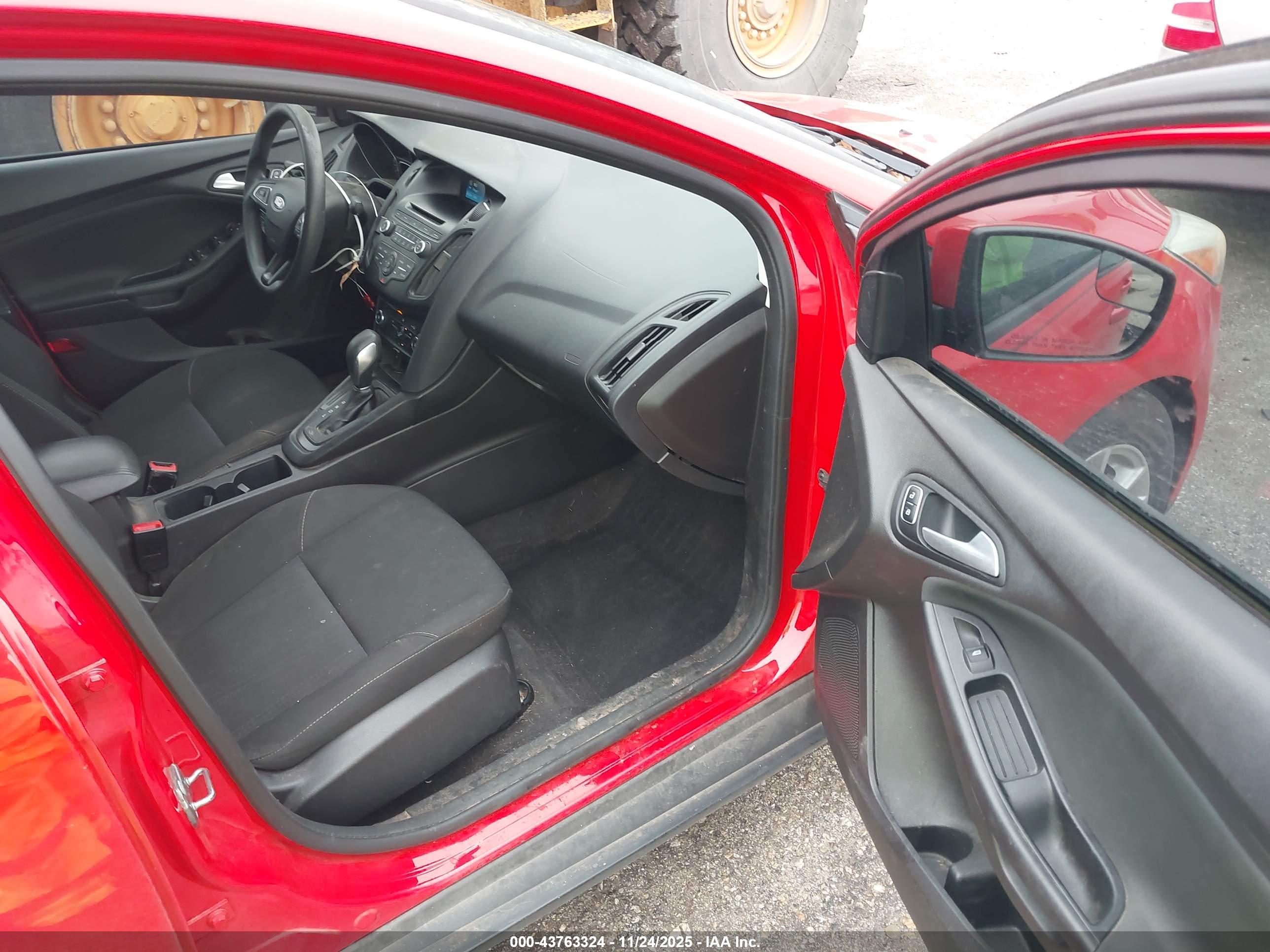 FORD FOCUS image 5