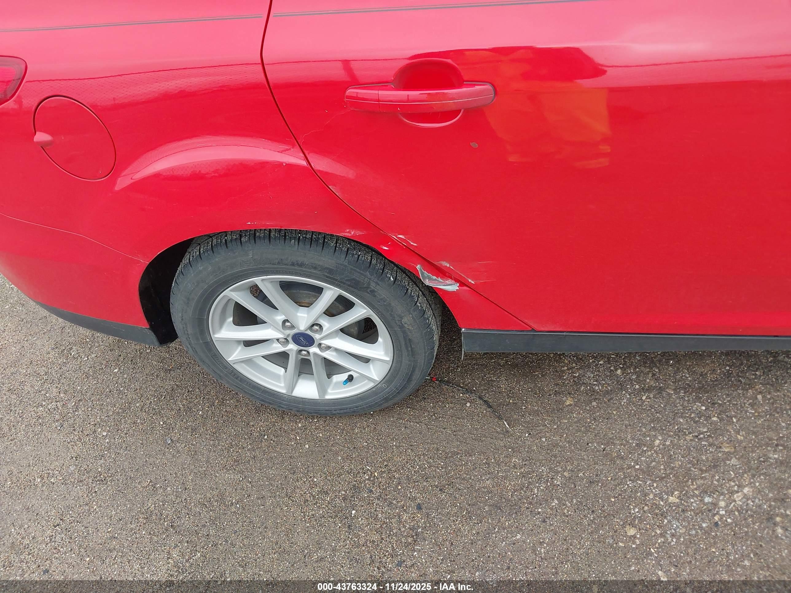 FORD FOCUS image 6