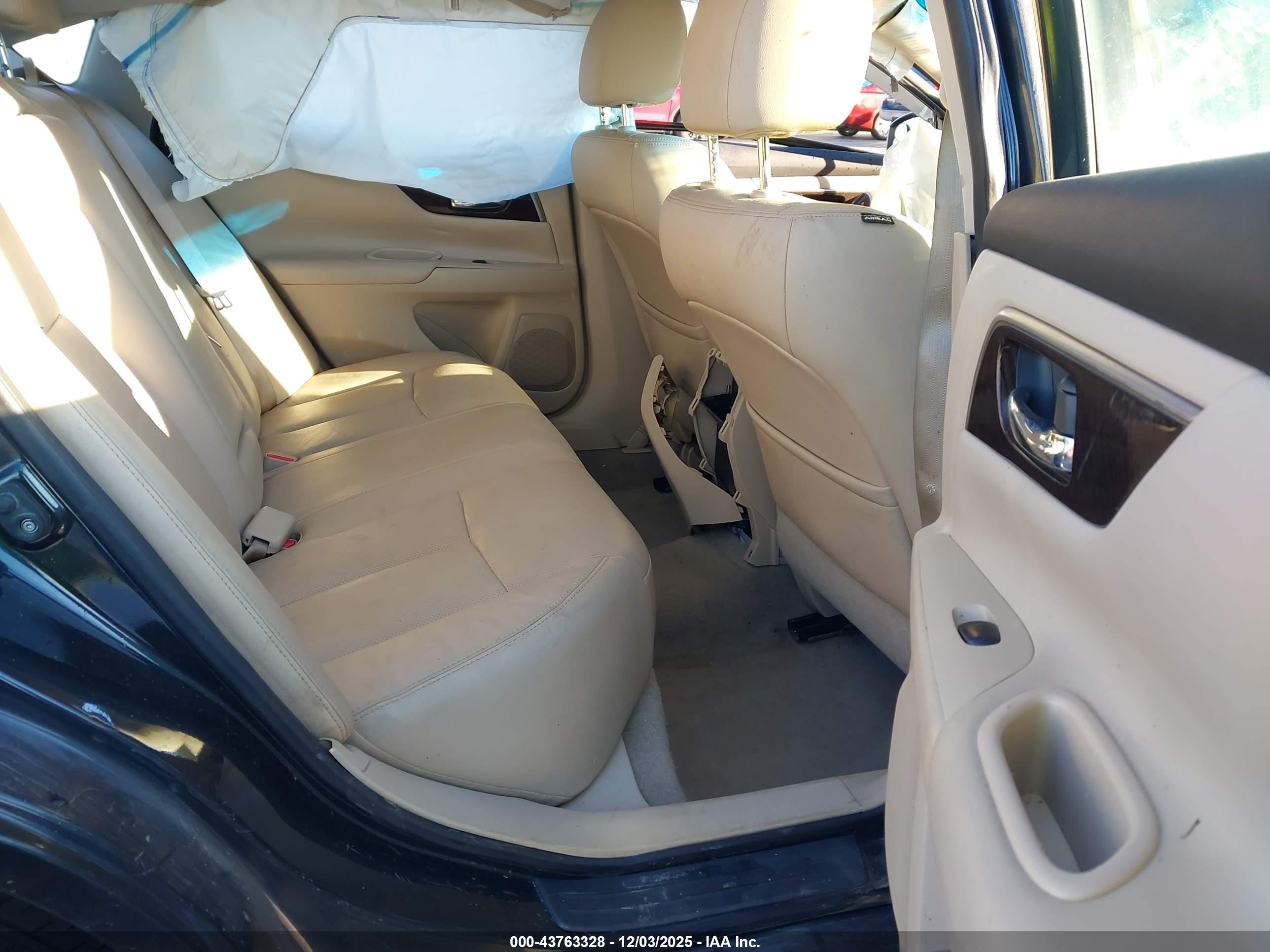 NISSAN ALTIMA image 8