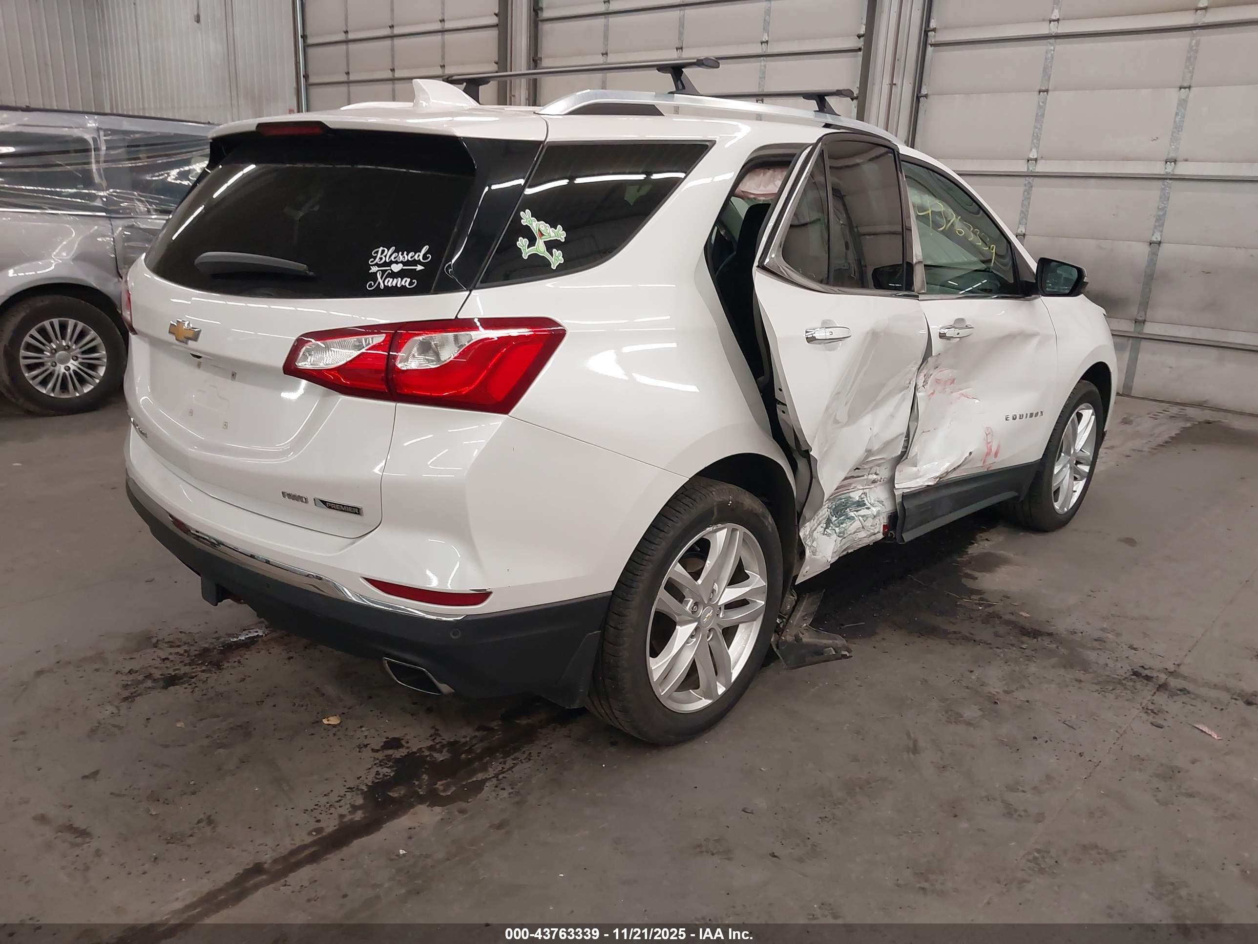CHEVROLET EQUINOX image 4