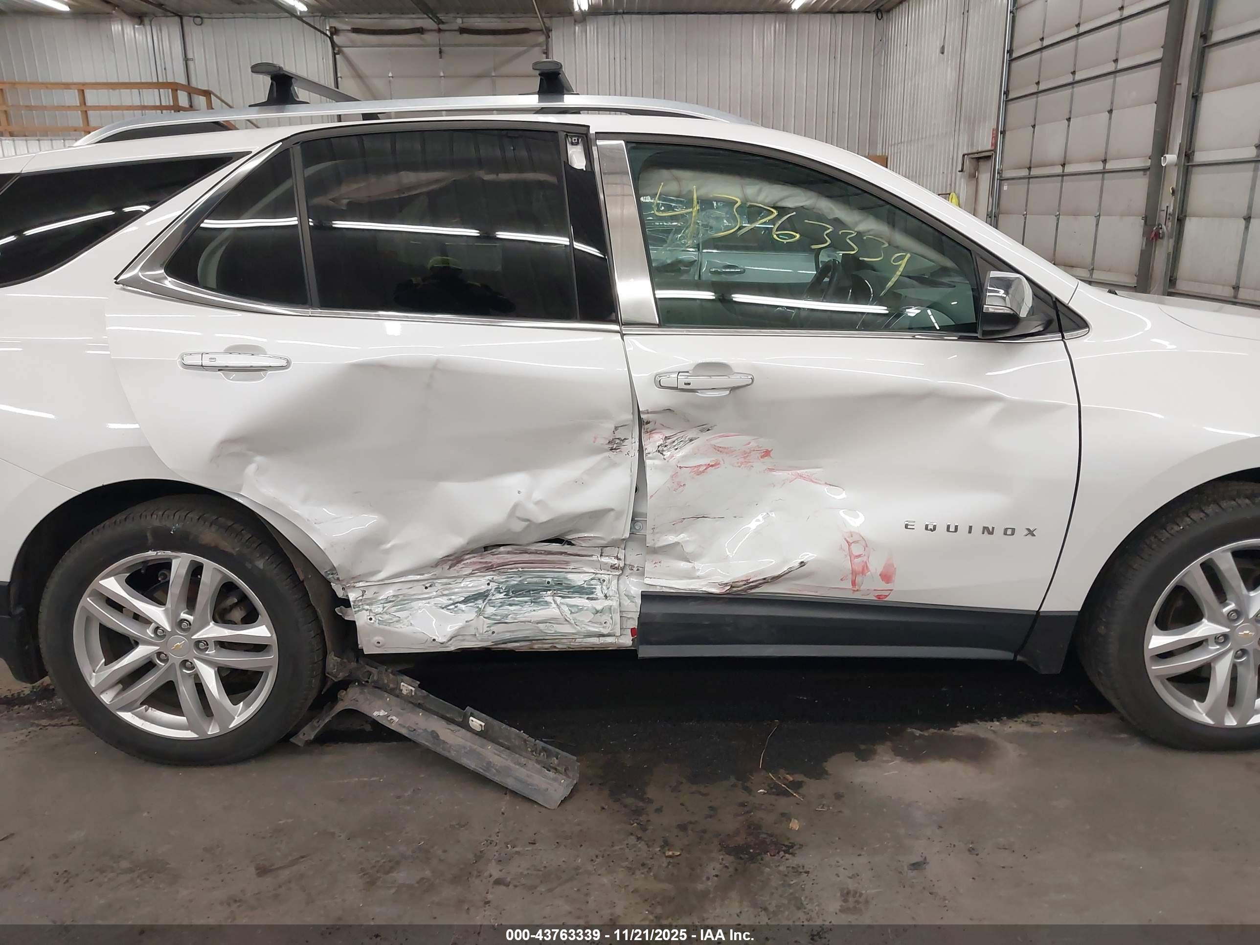 CHEVROLET EQUINOX image 6