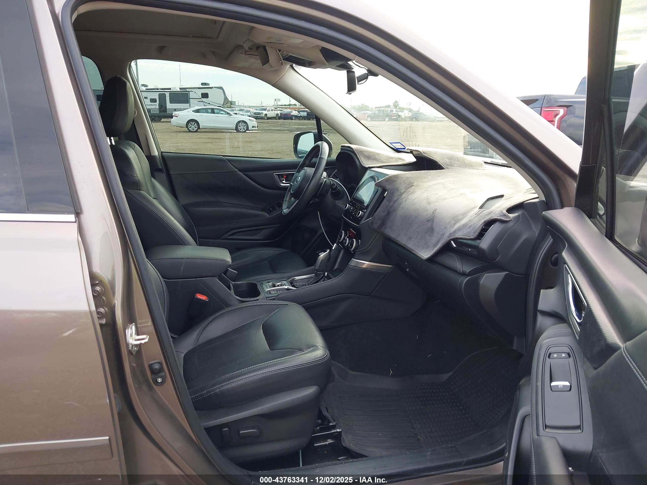SUBARU FORESTER image 5