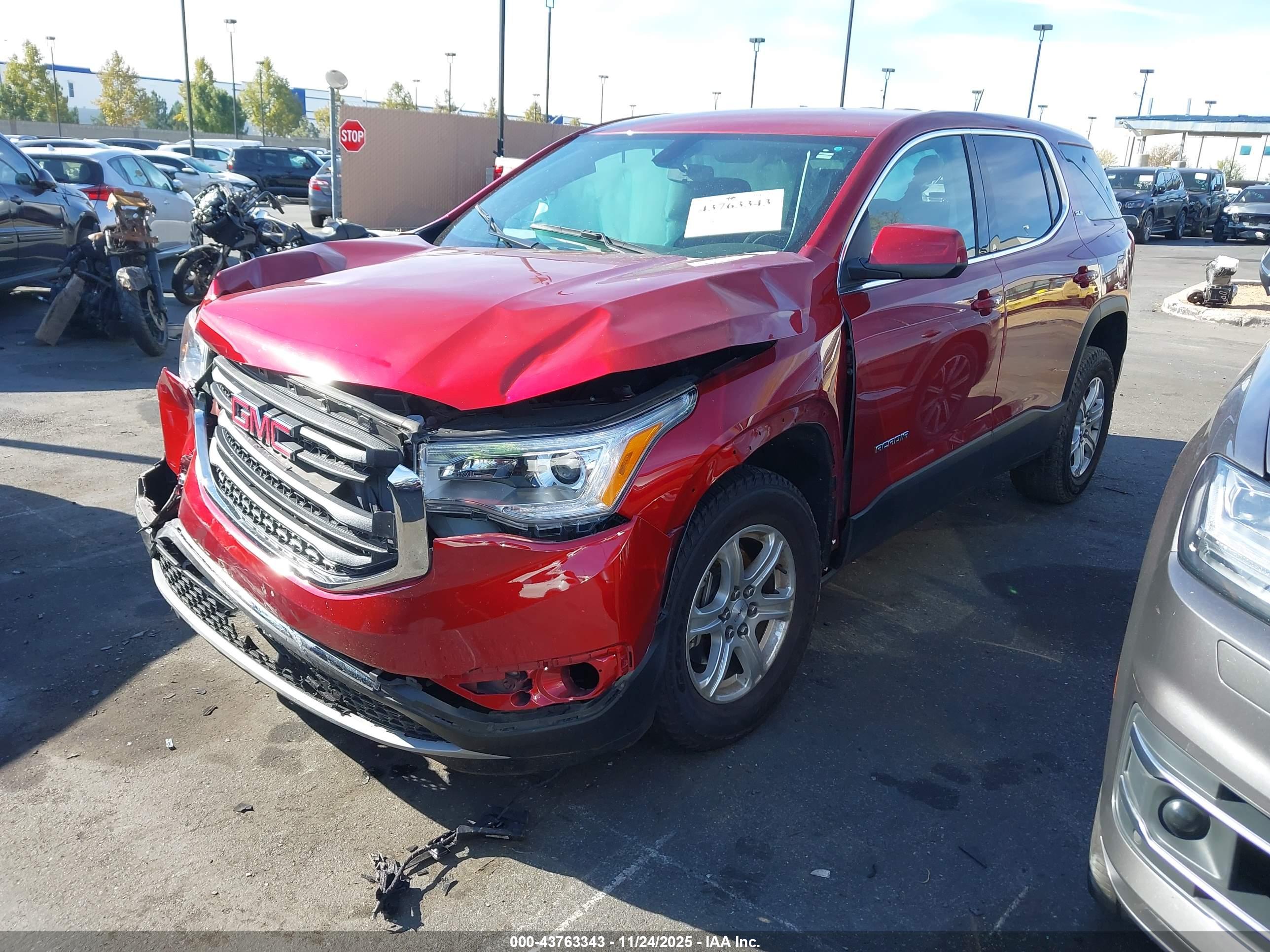 GMC ACADIA image 2