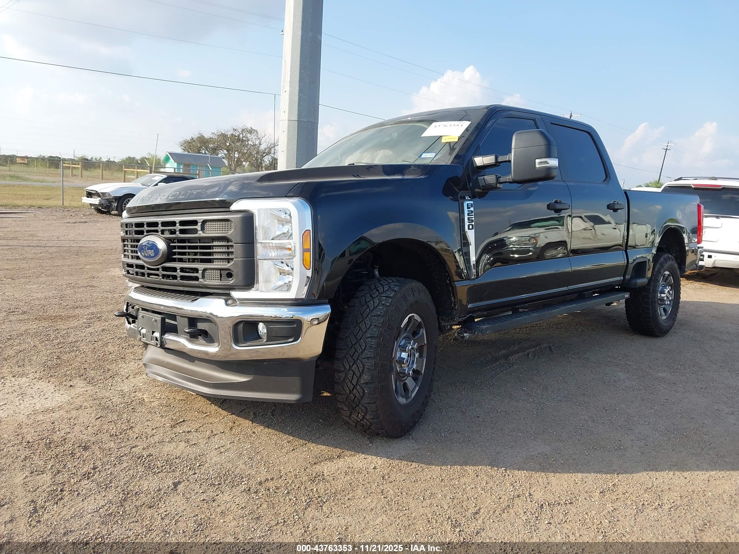 FORD F-250 image 2