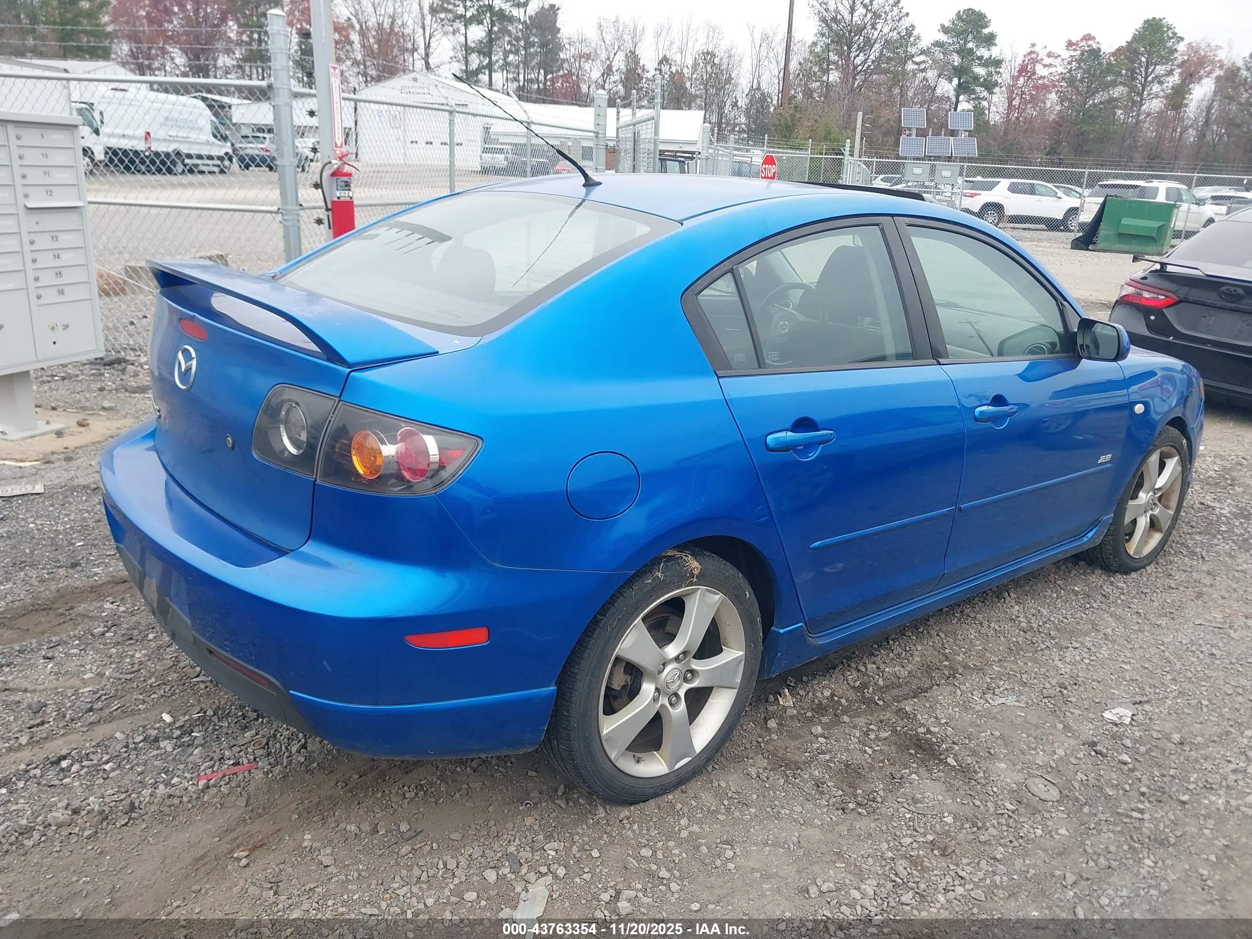 MAZDA MAZDA3 image 4