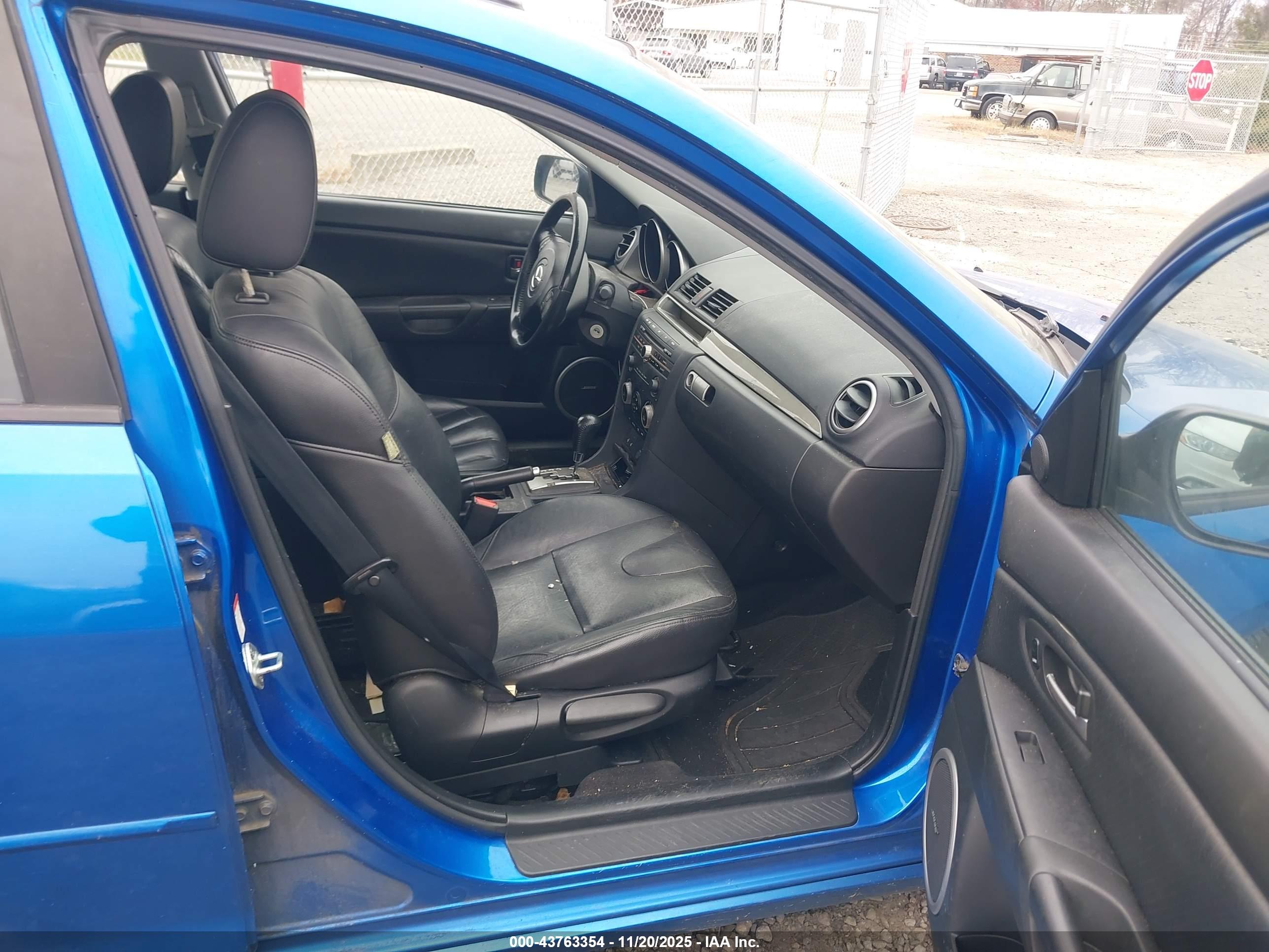 MAZDA MAZDA3 image 5