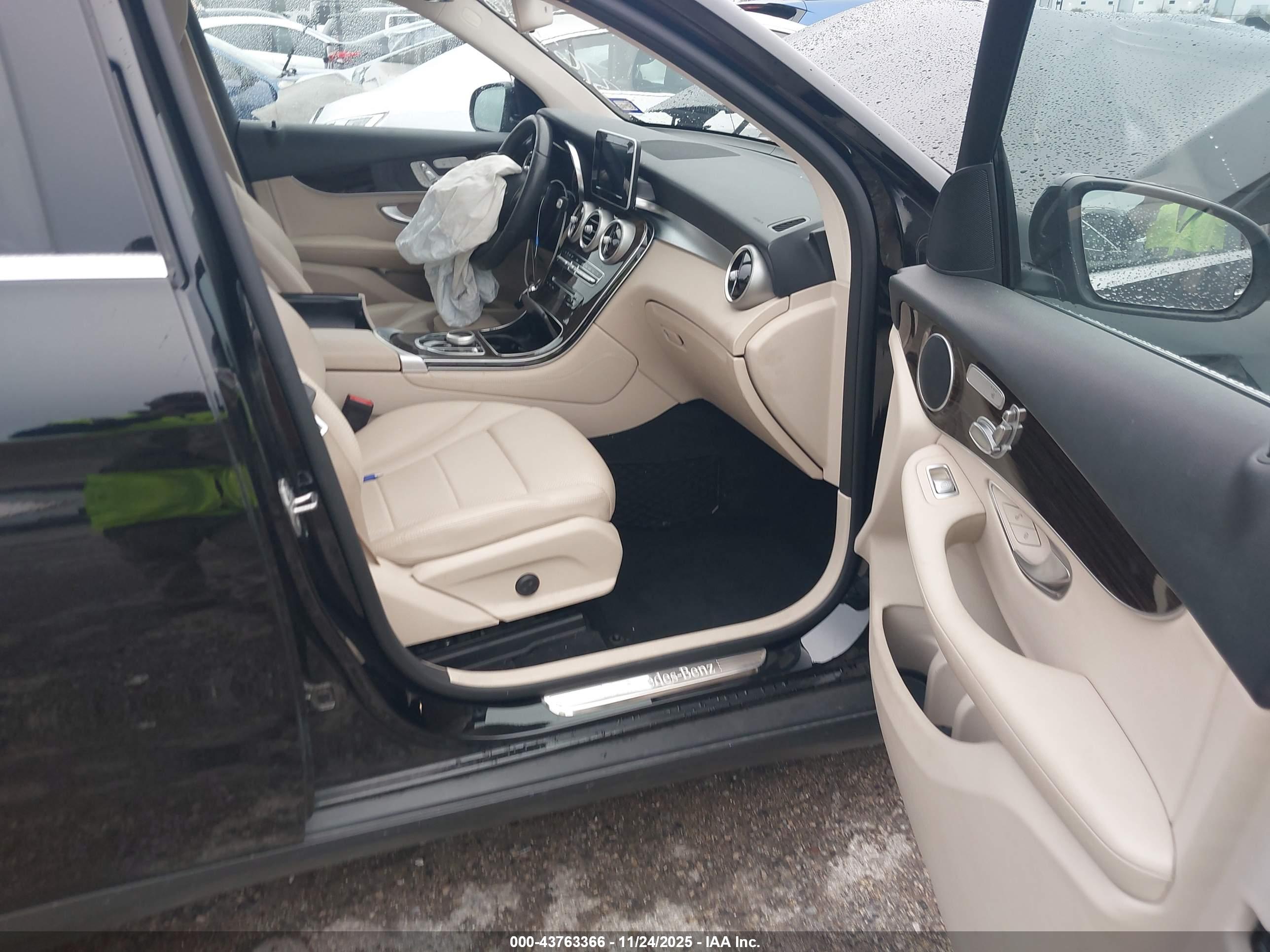 MERCEDES-BENZ GLC image 5