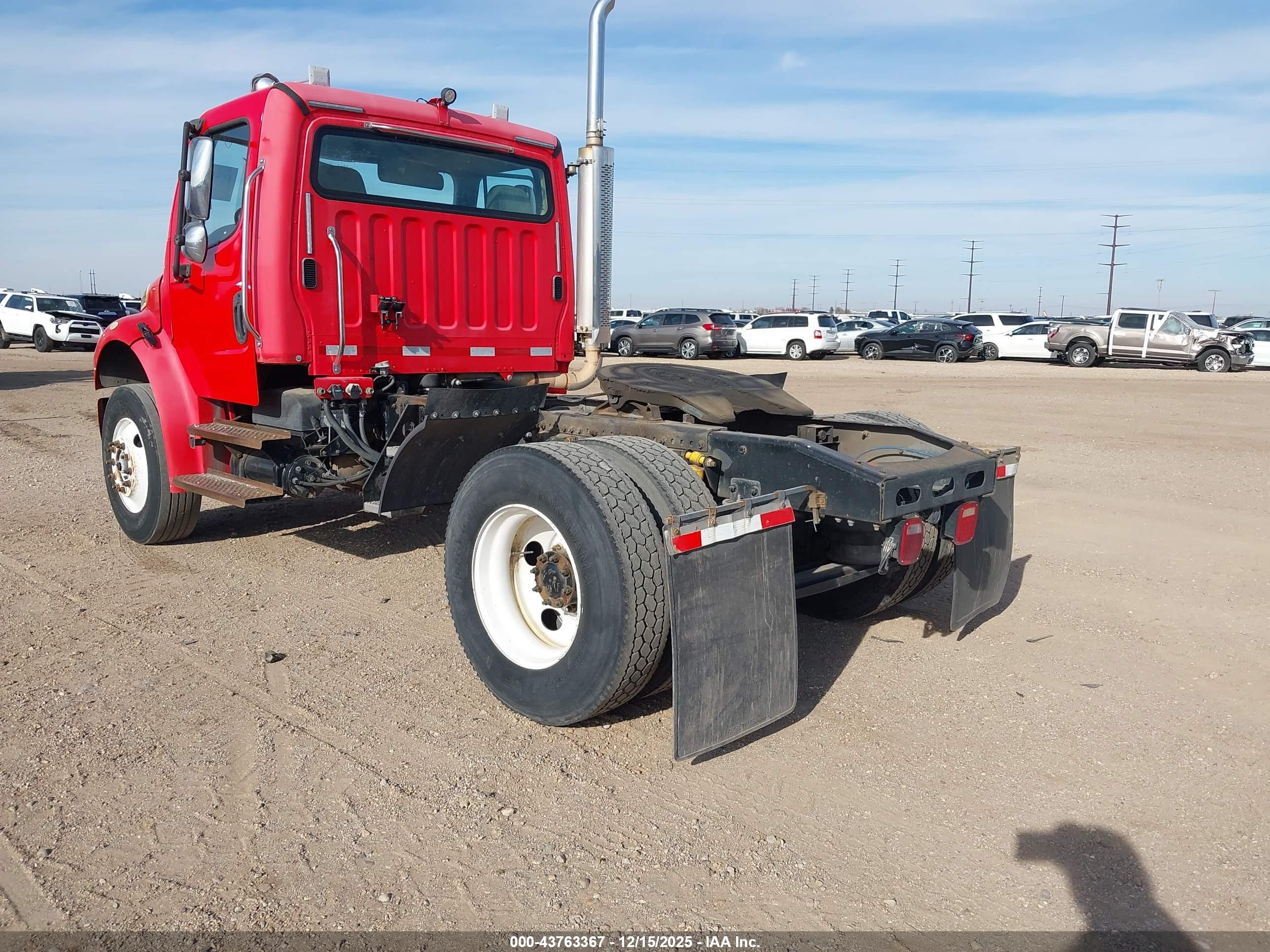 FREIGHTLINER M2 image 3