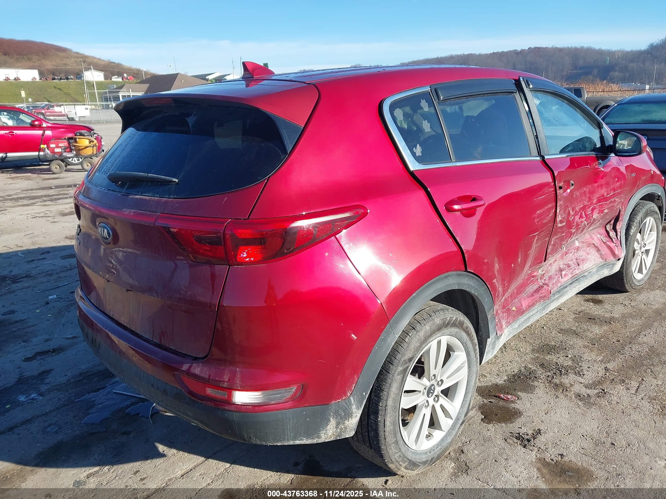 KIA SPORTAGE image 4