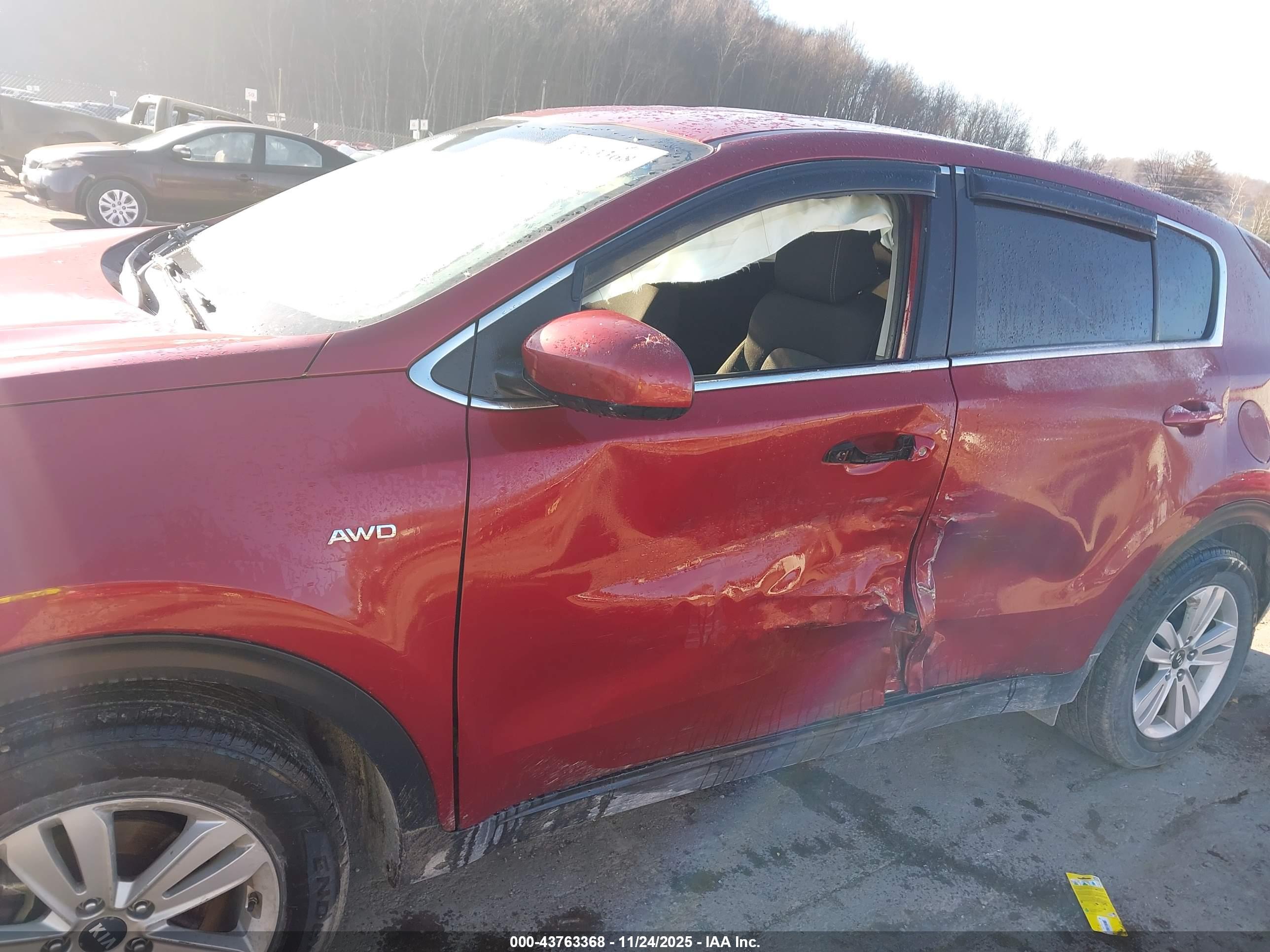 KIA SPORTAGE image 6