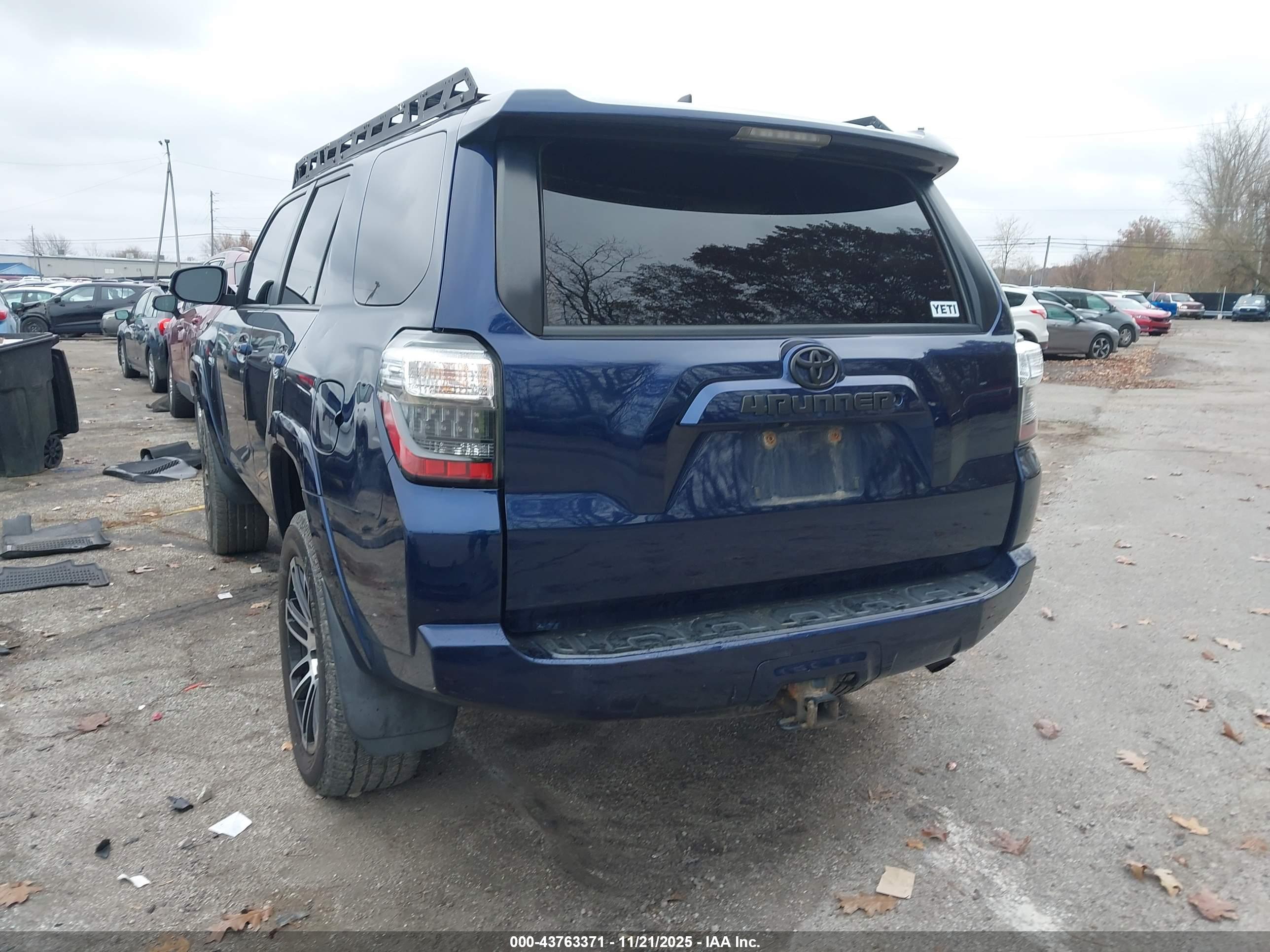 TOYOTA 4RUNNER image 3