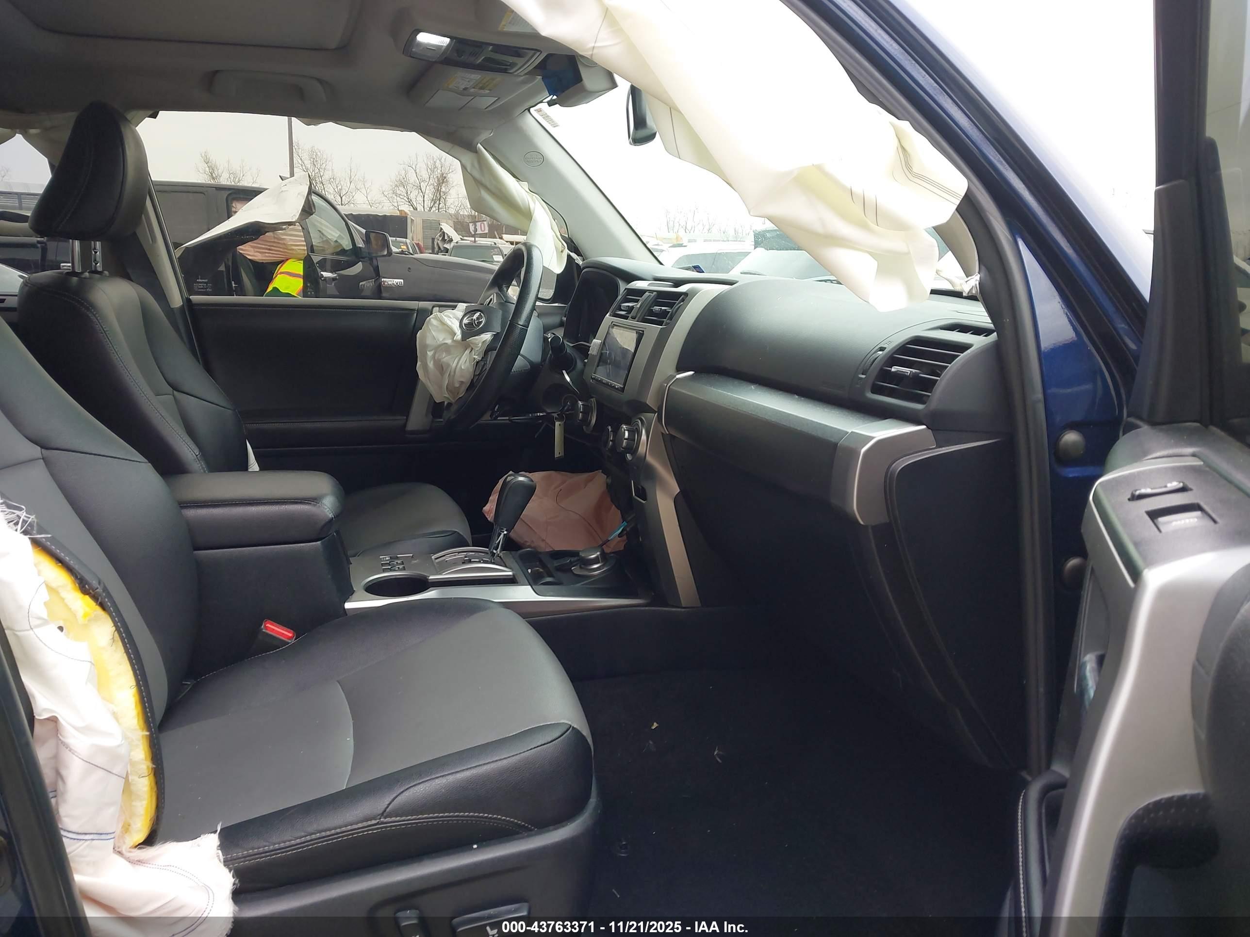 TOYOTA 4RUNNER image 5