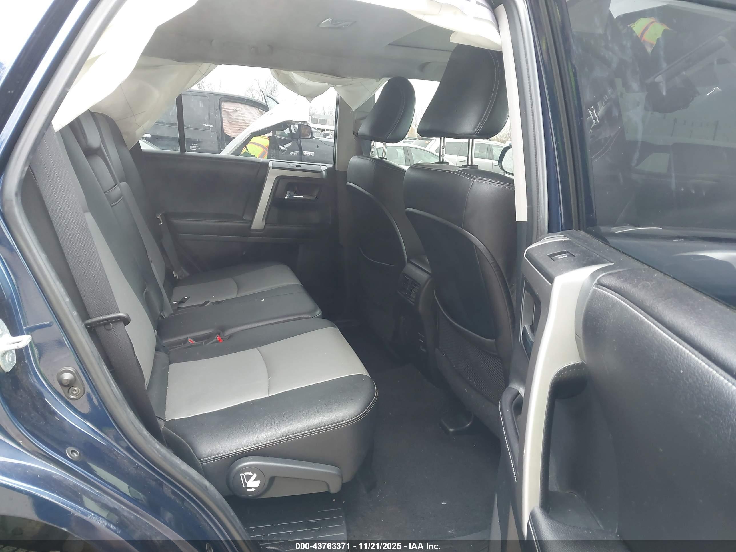 TOYOTA 4RUNNER image 8