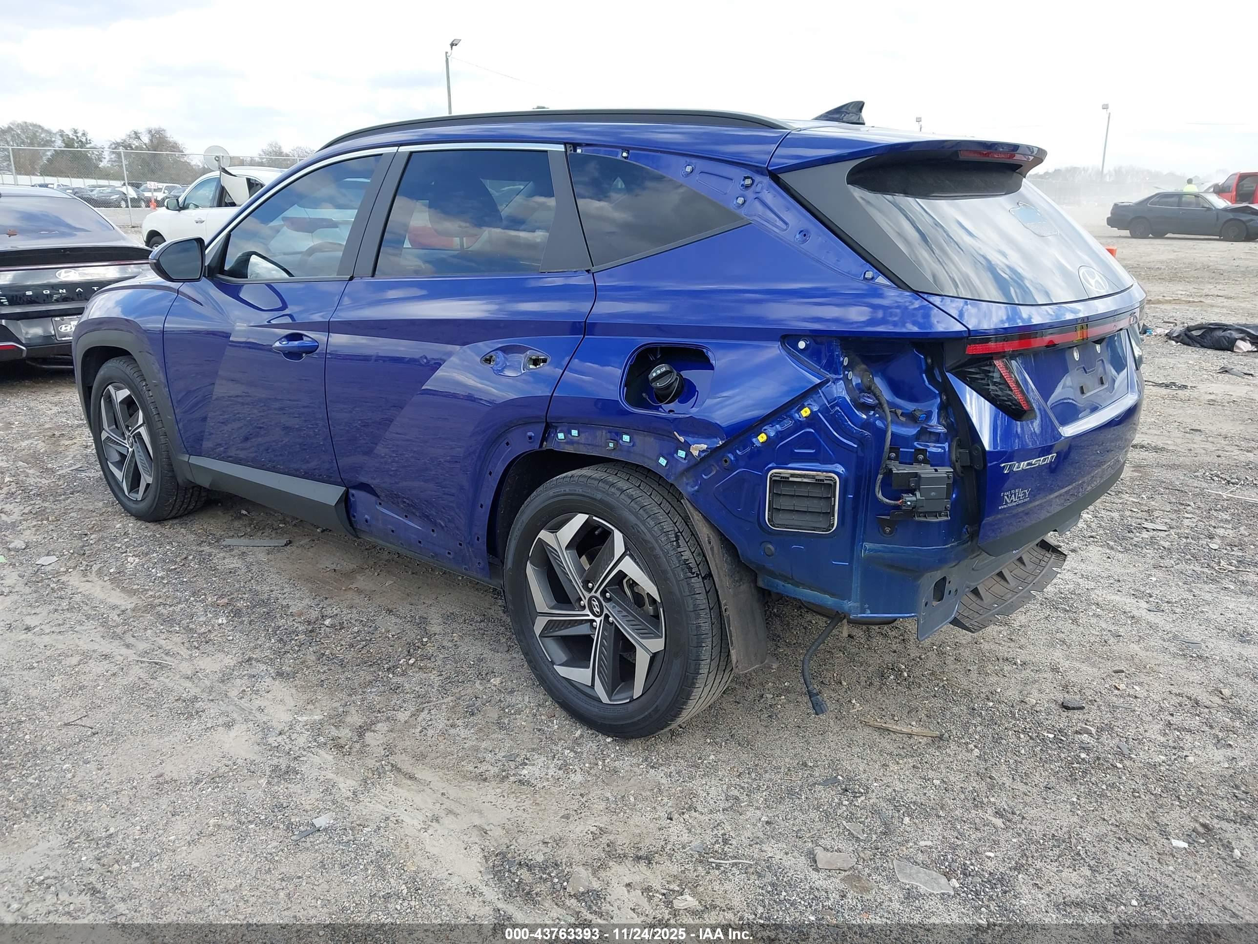 HYUNDAI TUCSON image 3