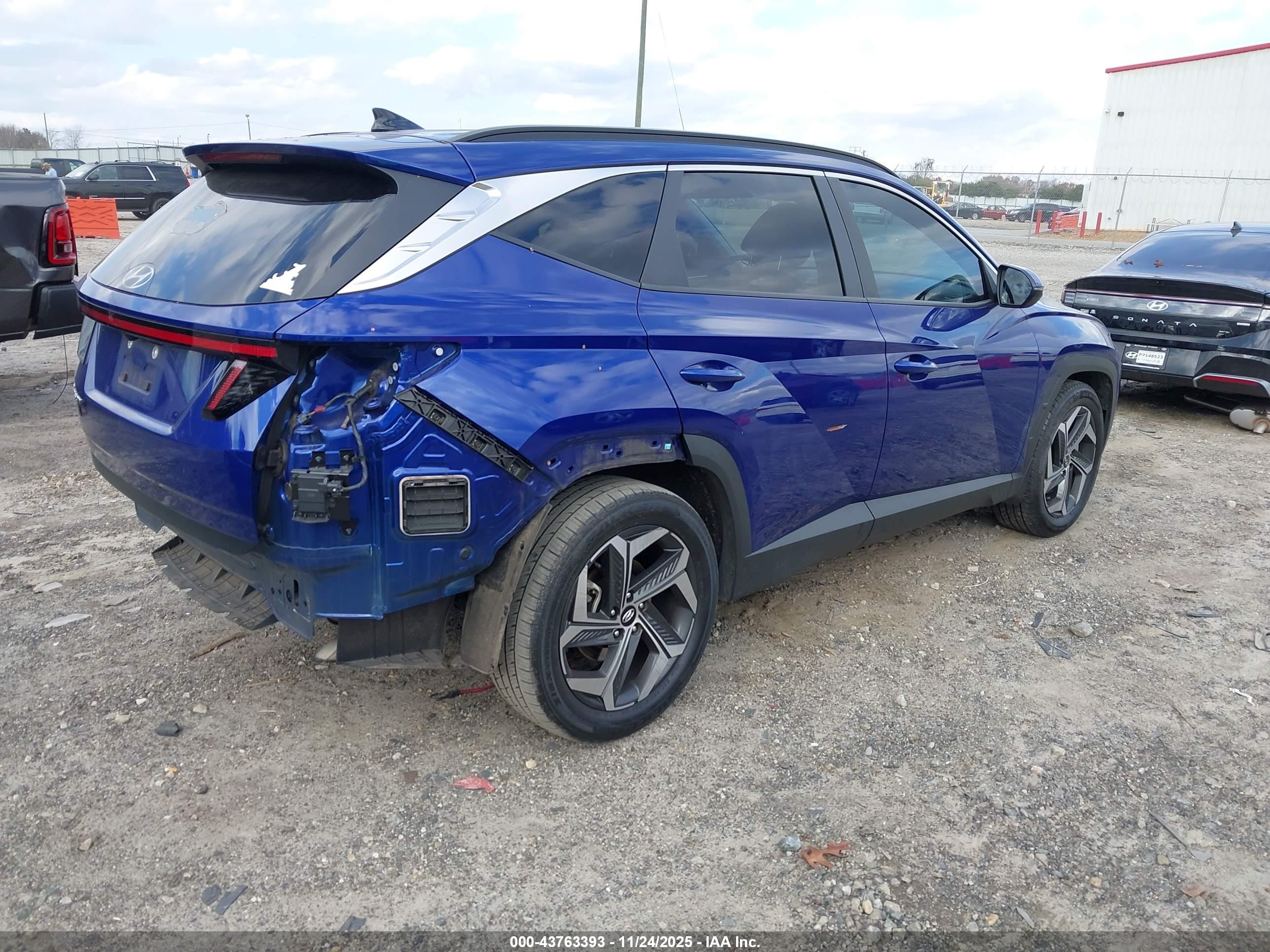 HYUNDAI TUCSON image 4