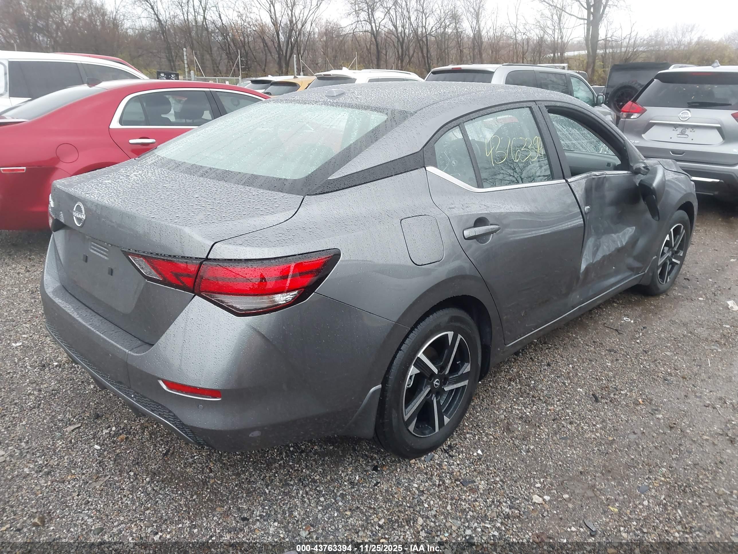 NISSAN SENTRA image 4