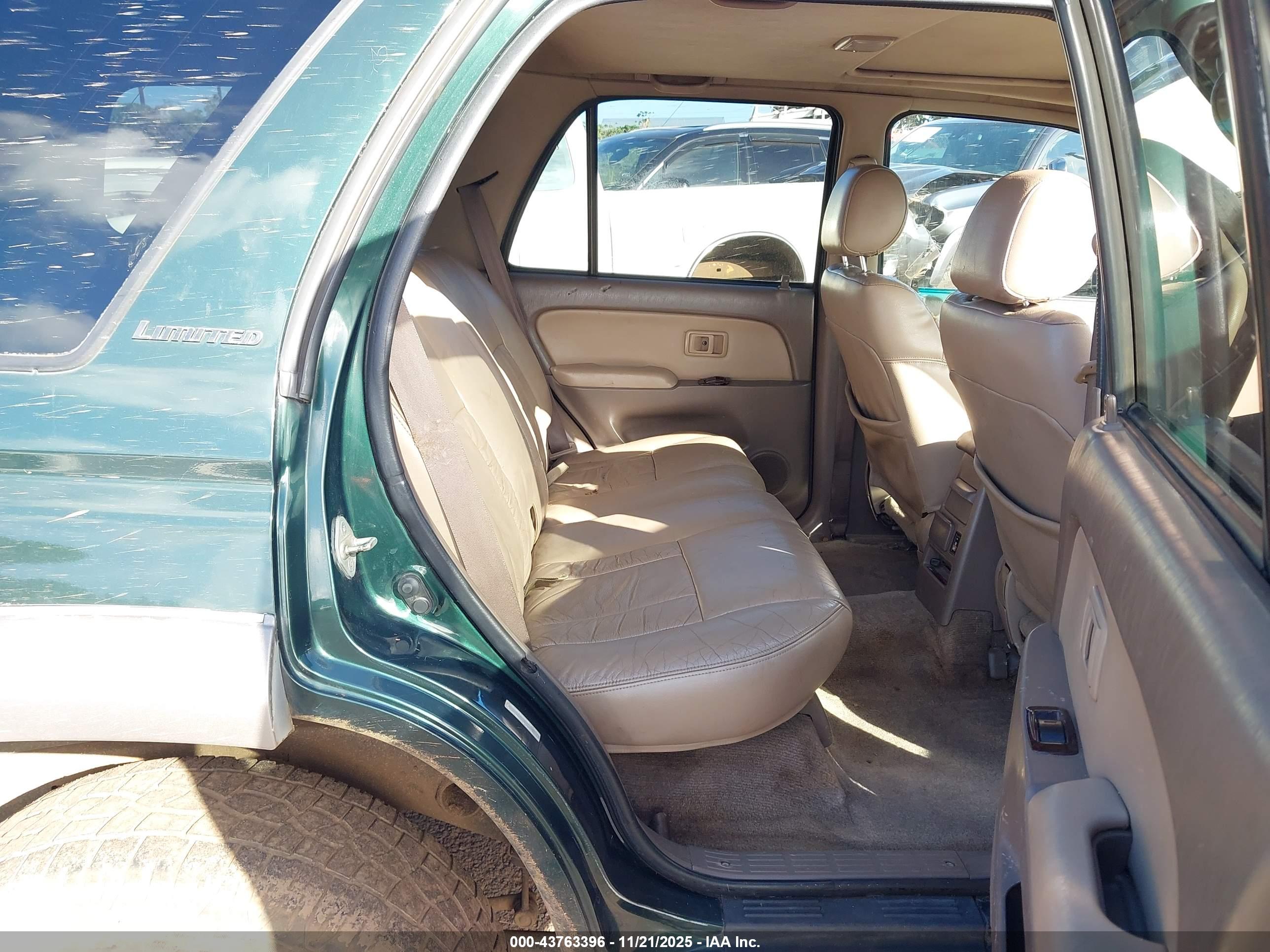 TOYOTA 4RUNNER image 8