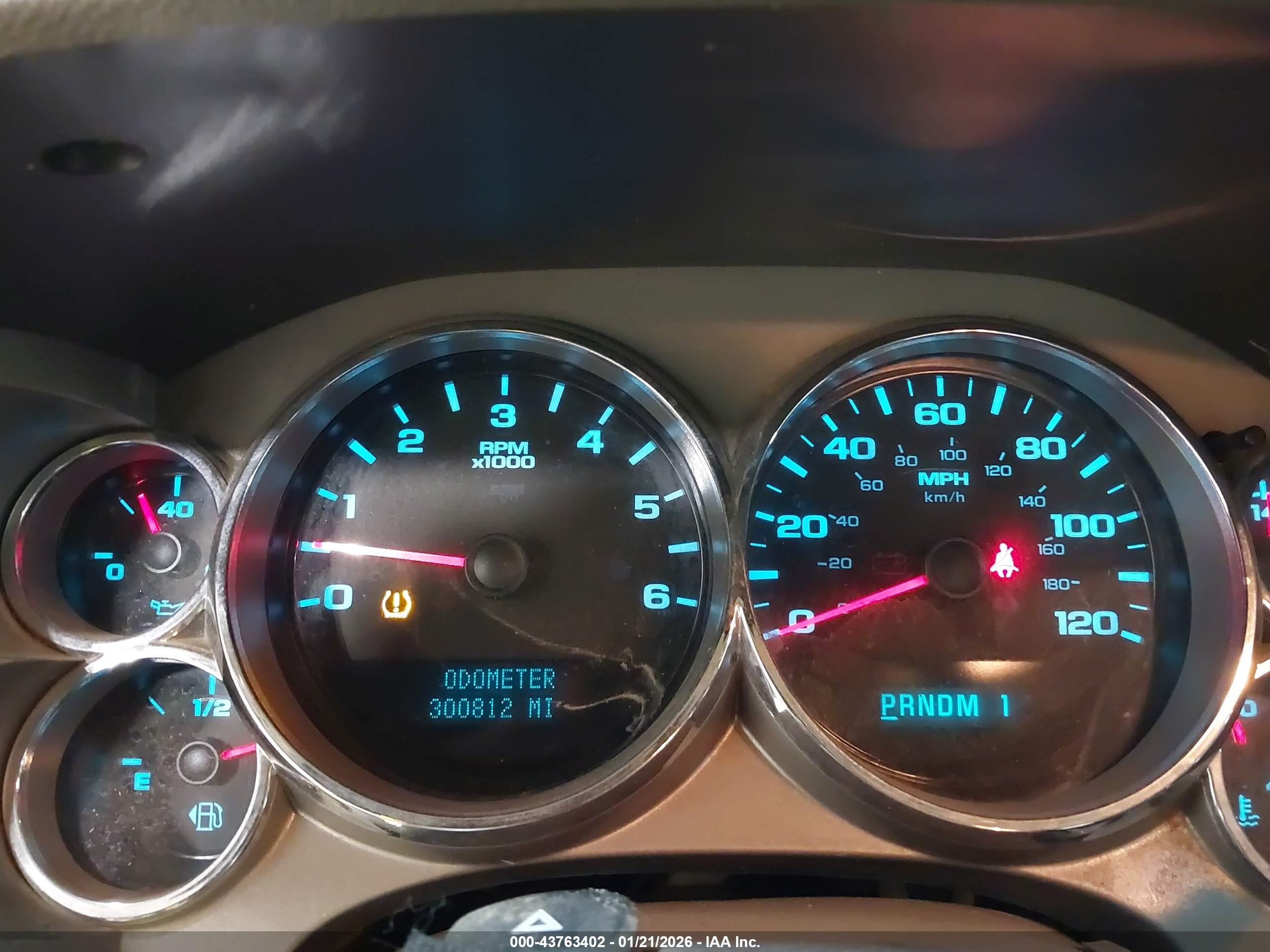 CHEVROLET SILVERADO image 7