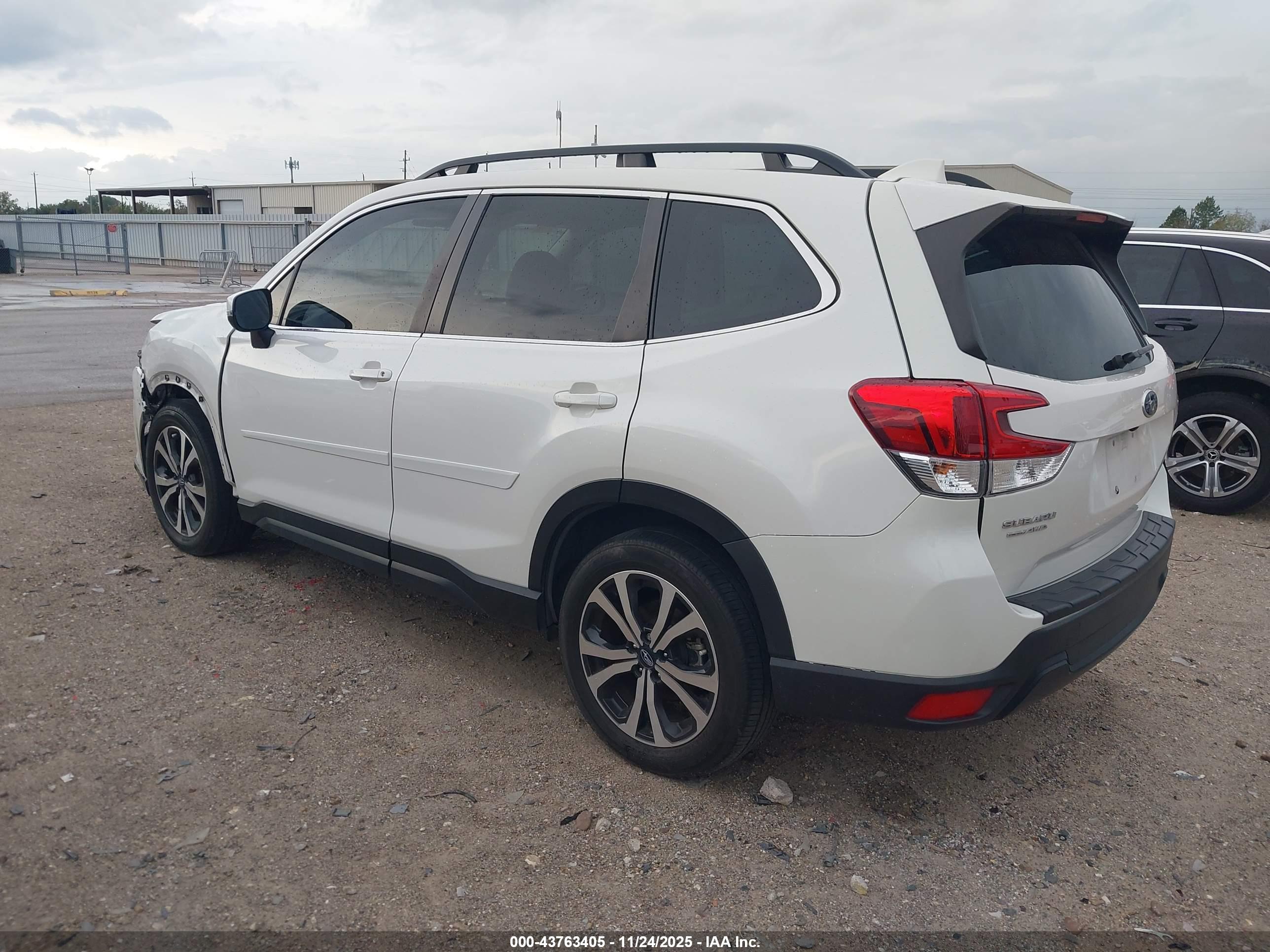 SUBARU FORESTER image 3
