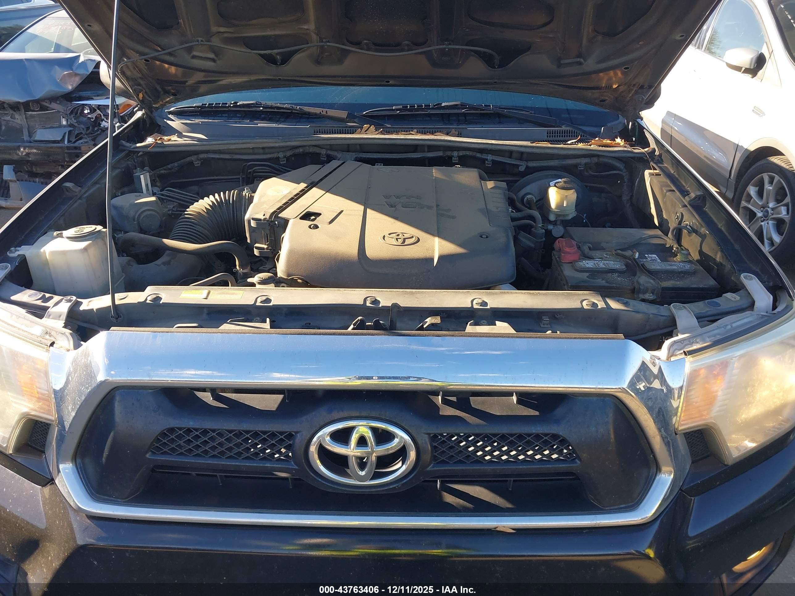 TOYOTA TACOMA image 10