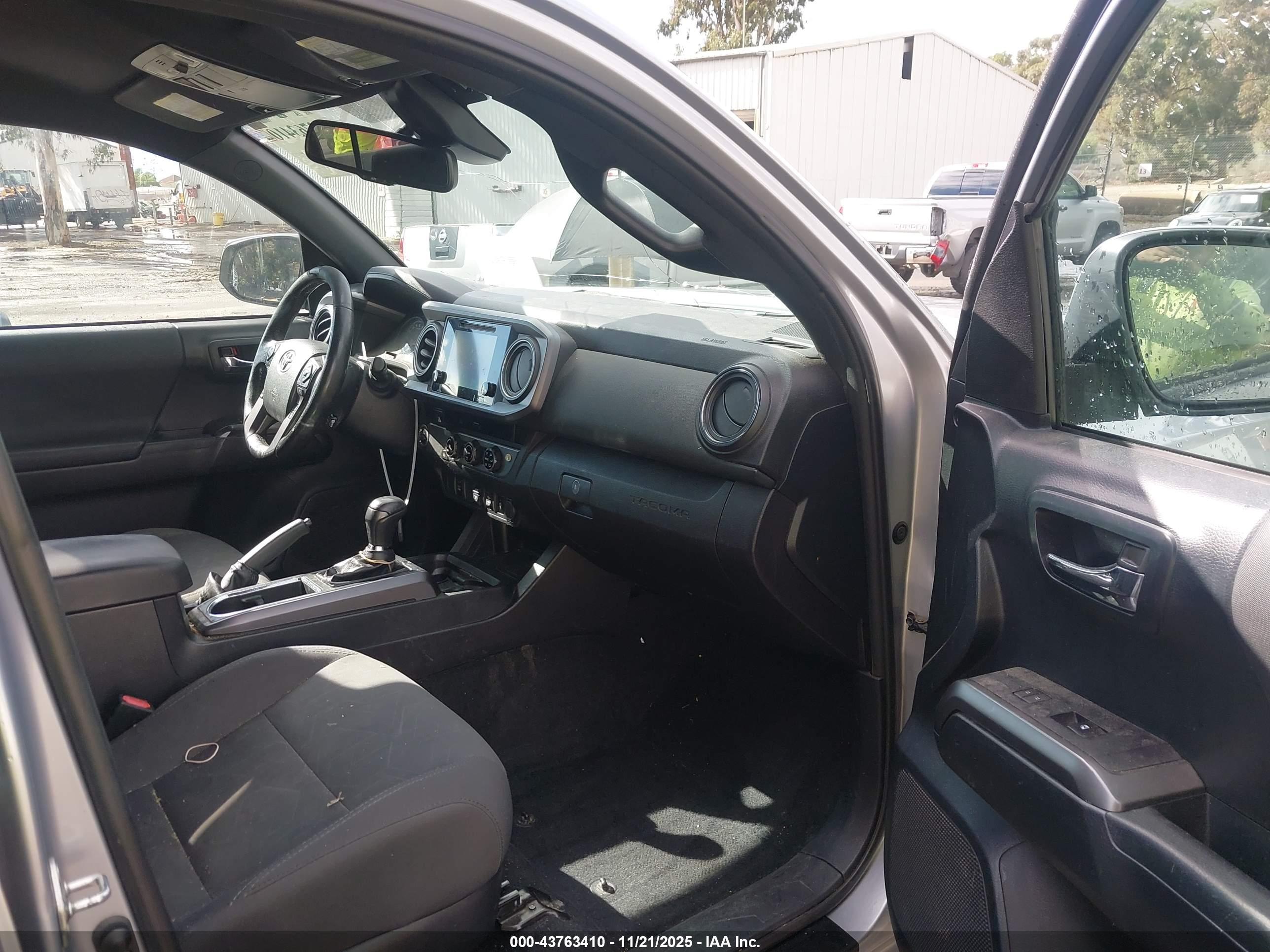 TOYOTA TACOMA image 5