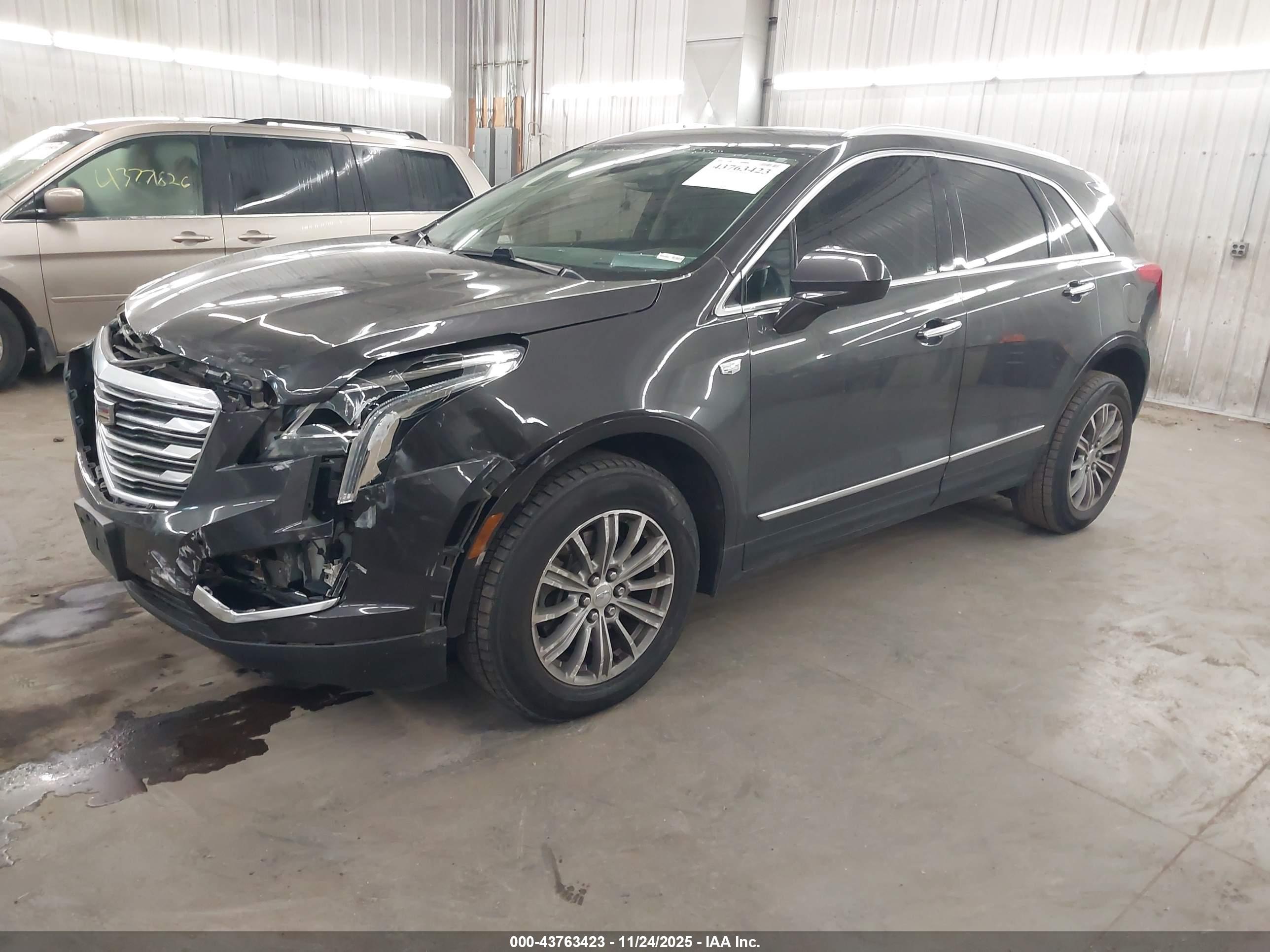 CADILLAC XT5 image 2