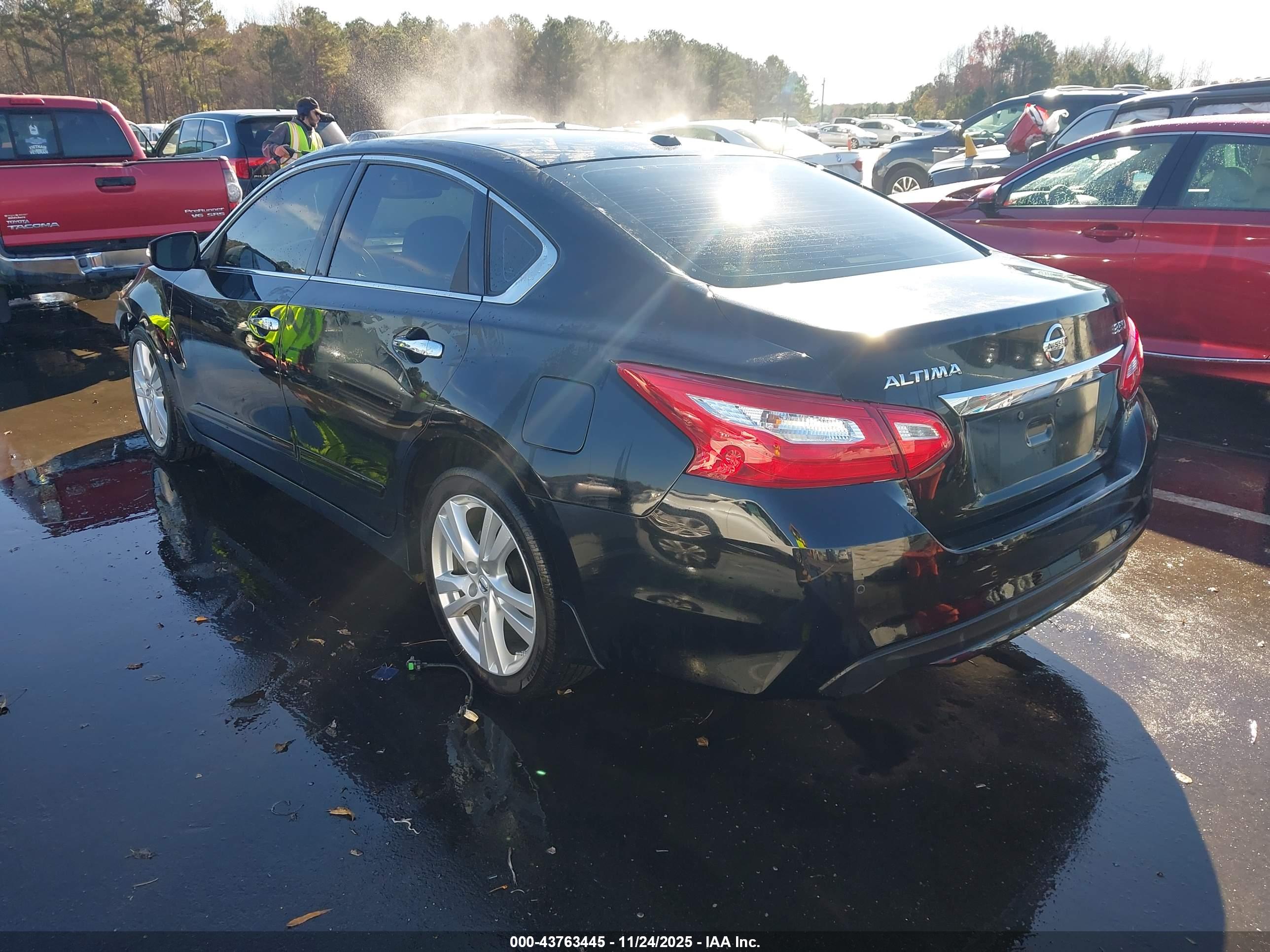 NISSAN ALTIMA image 3