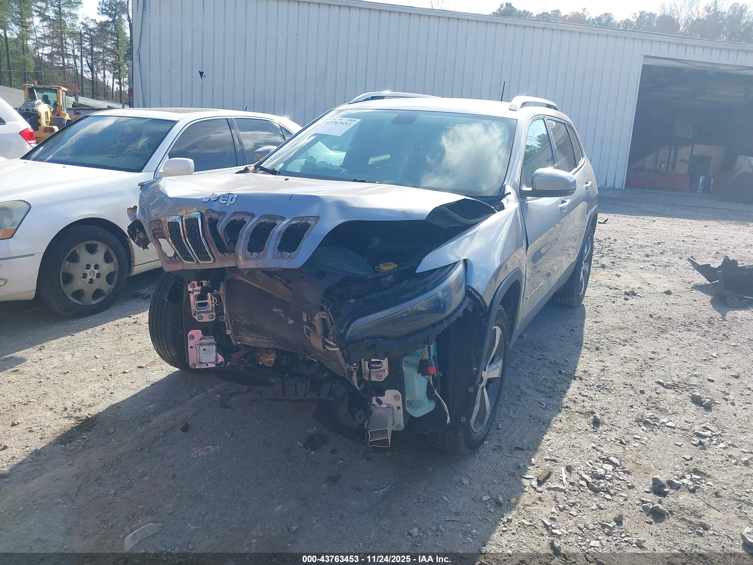 JEEP CHEROKEE image 2
