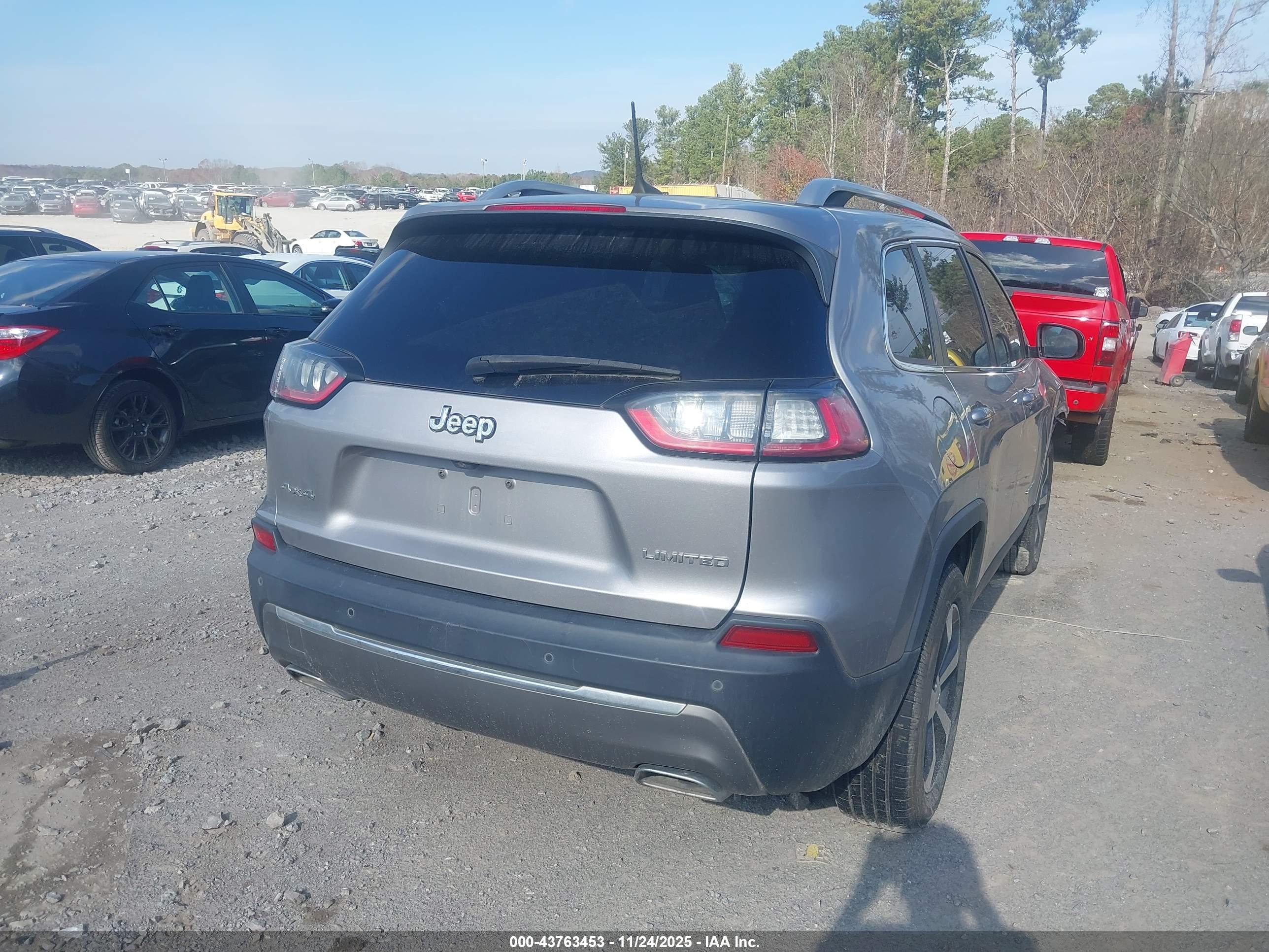 JEEP CHEROKEE image 4