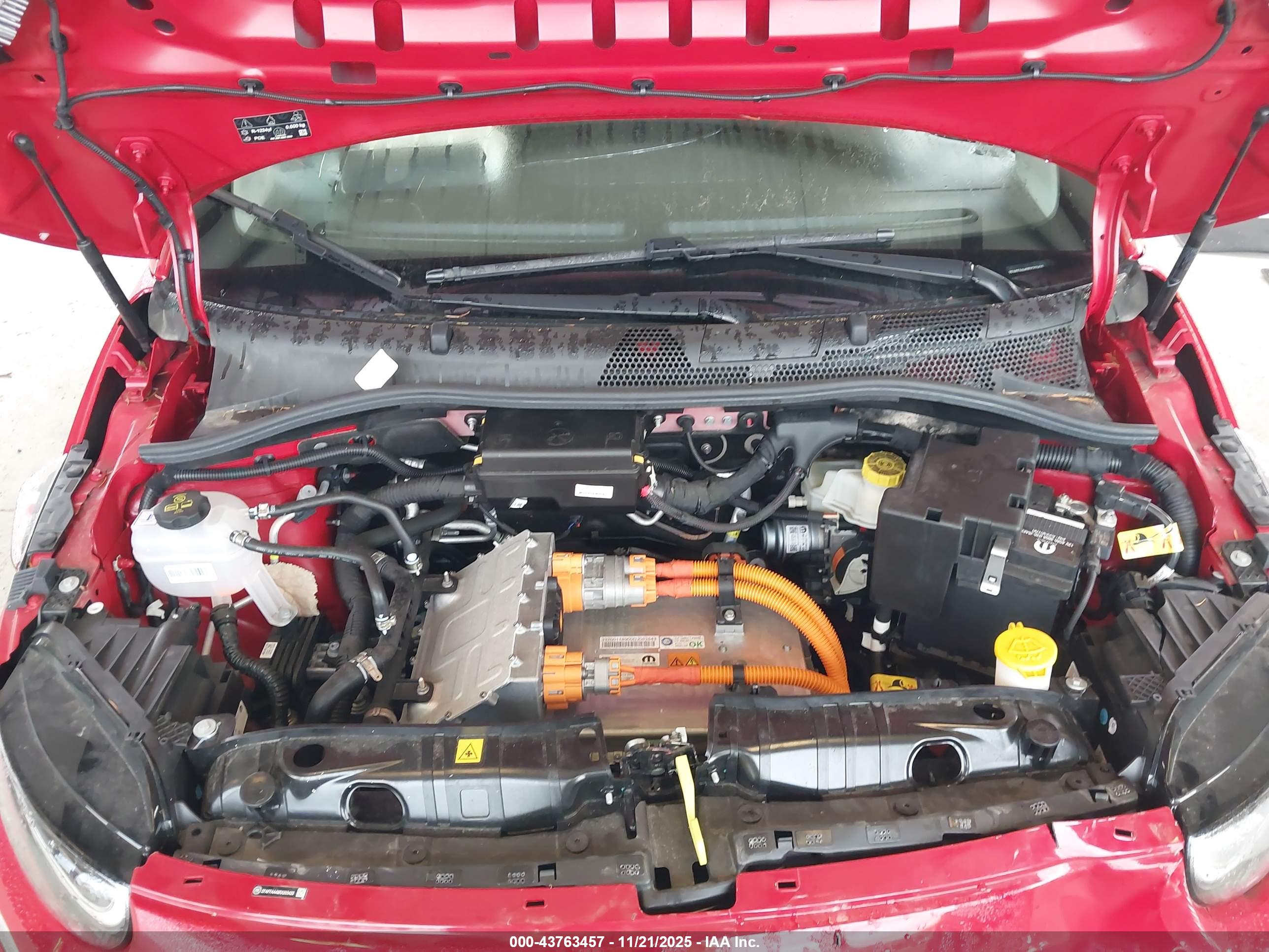 FIAT 500E image 10