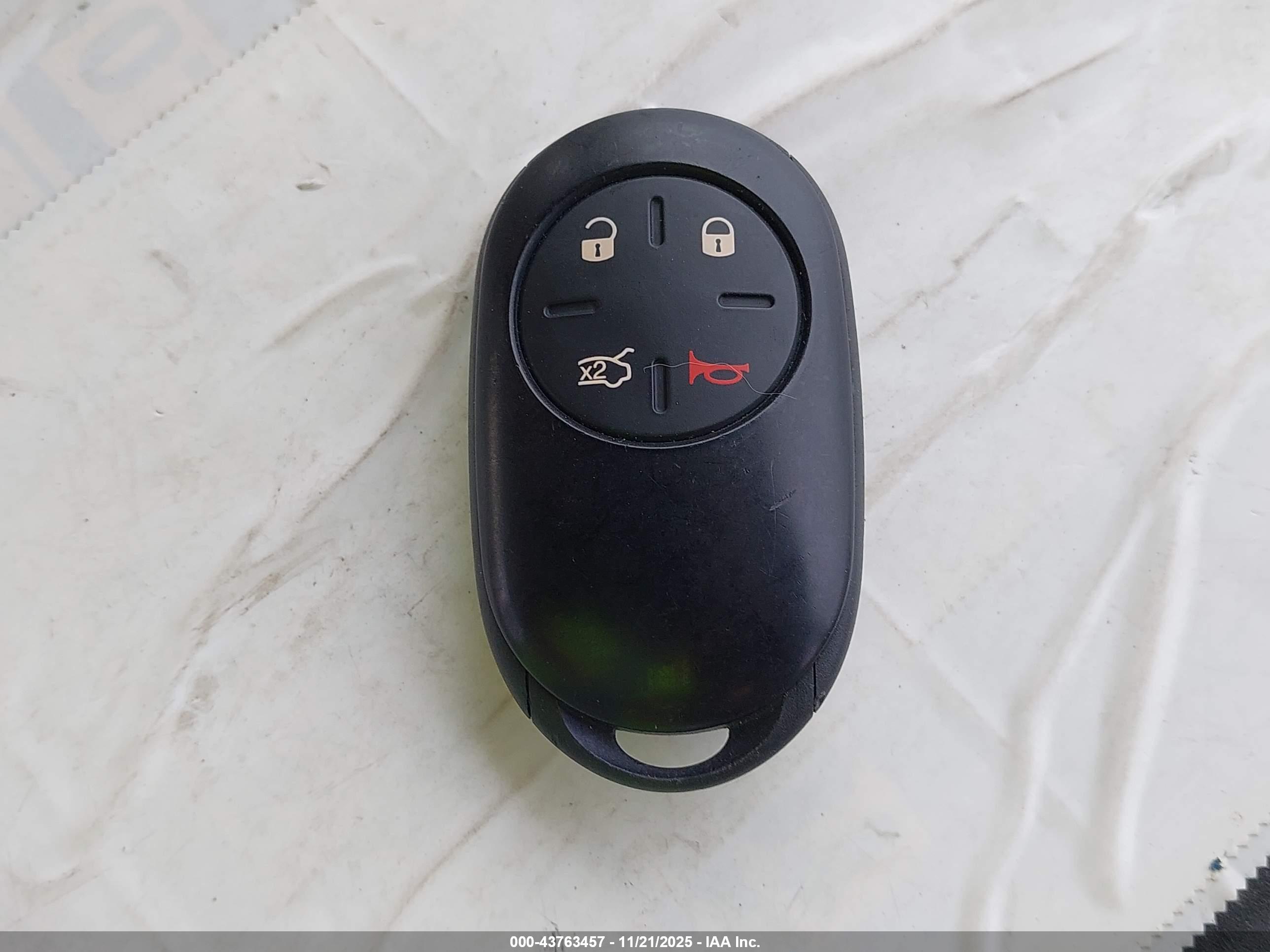 FIAT 500E image 11
