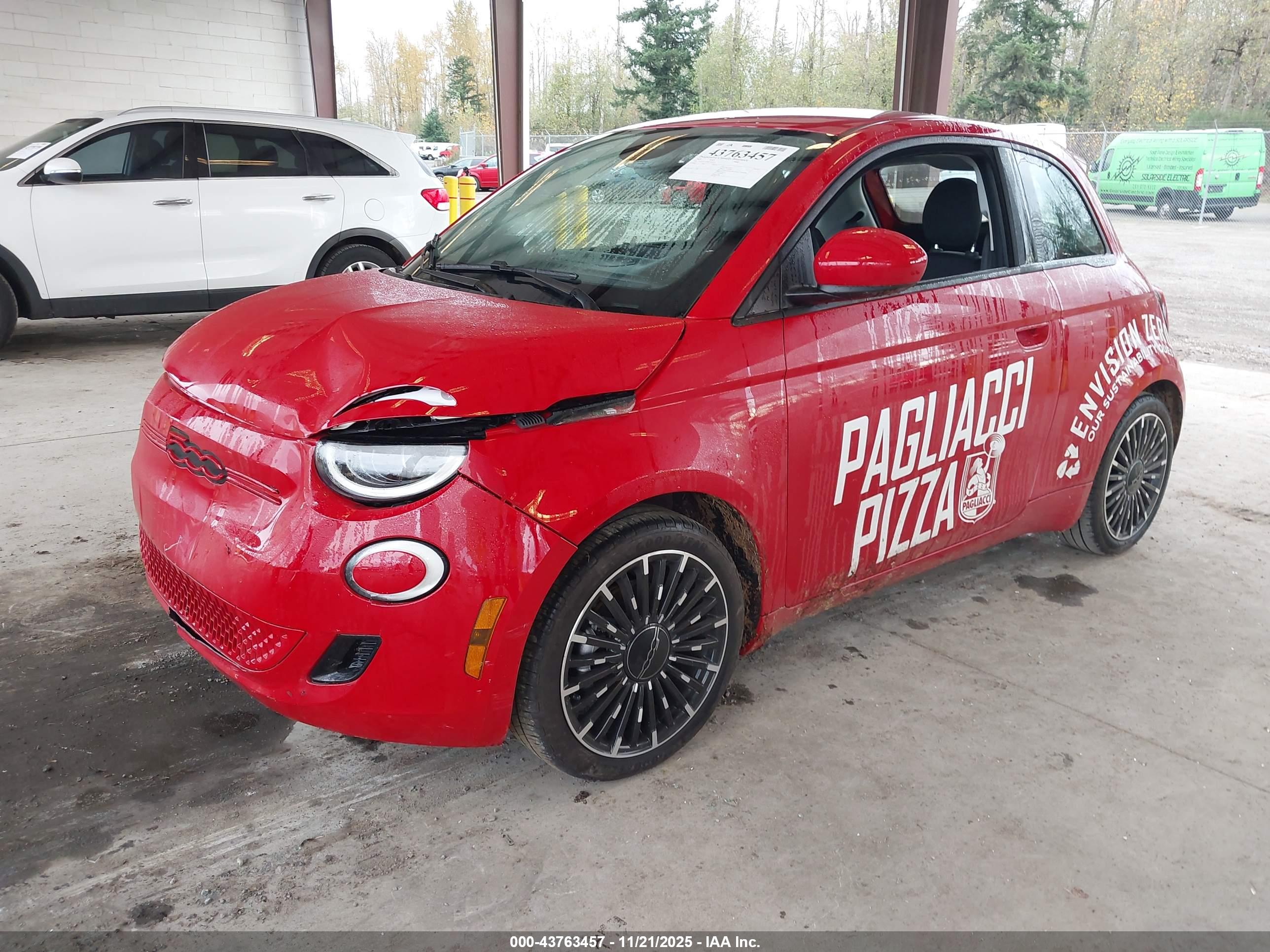 FIAT 500E image 2