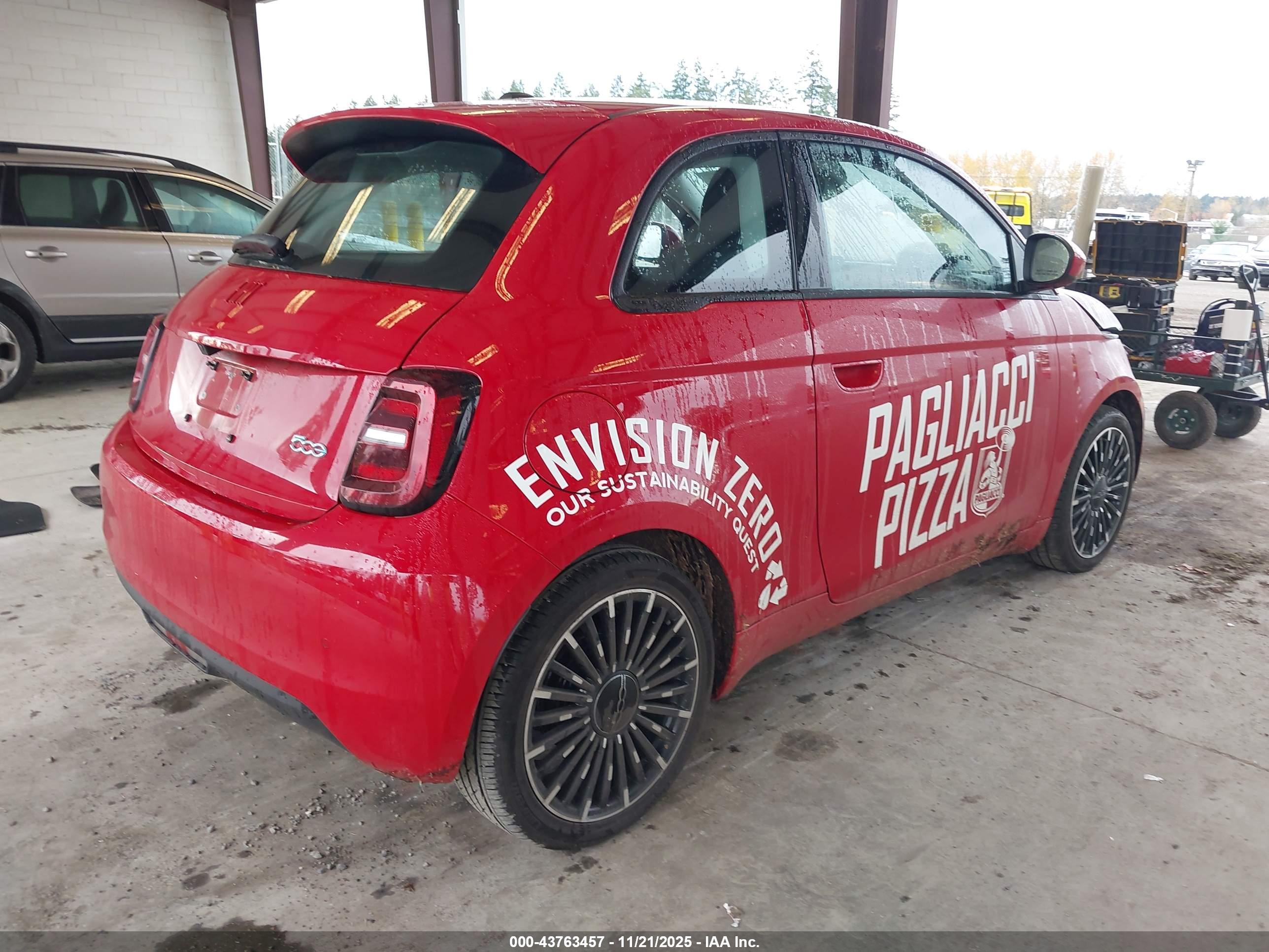 FIAT 500E image 4