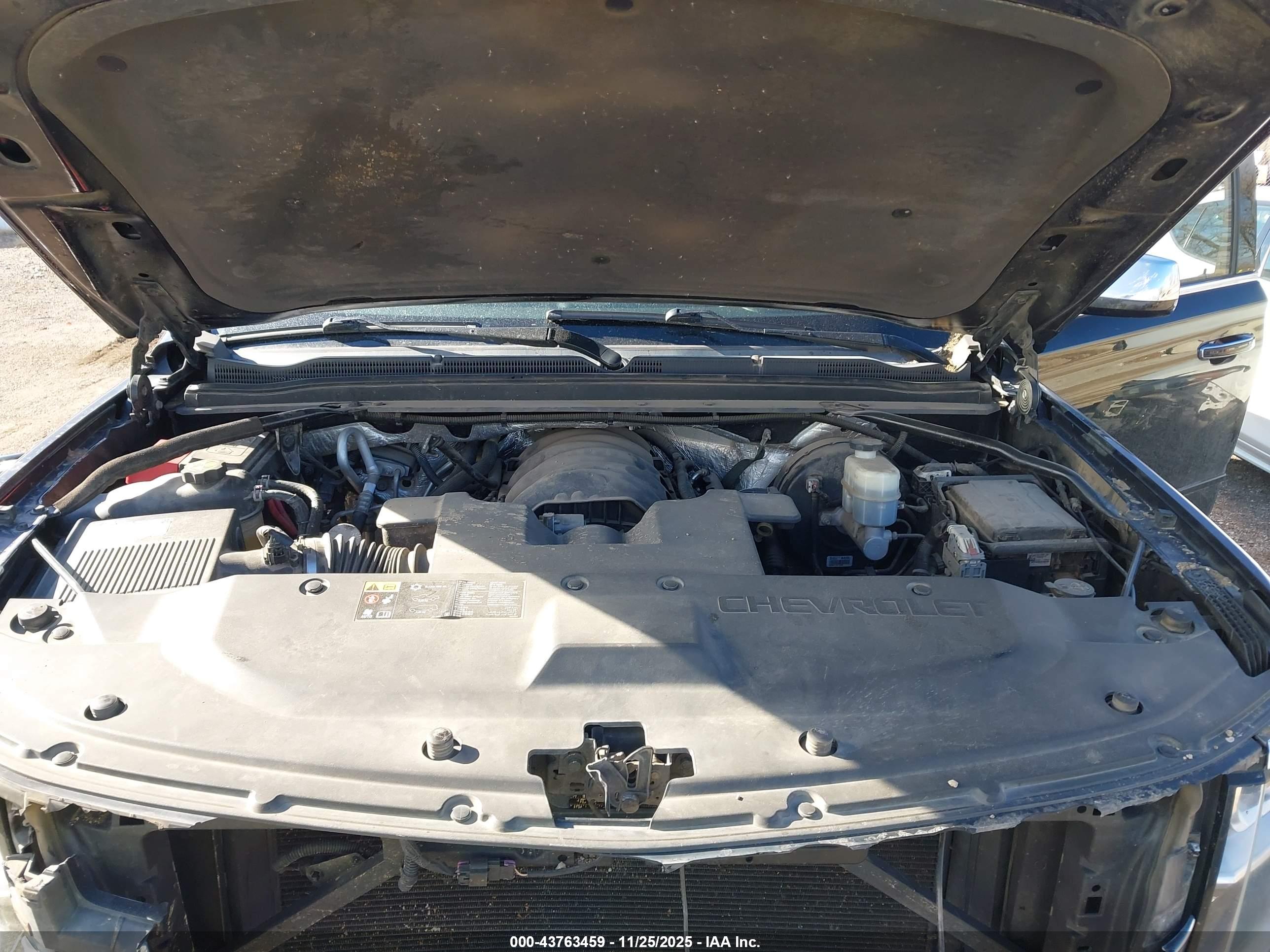 CHEVROLET SUBURBAN image 10
