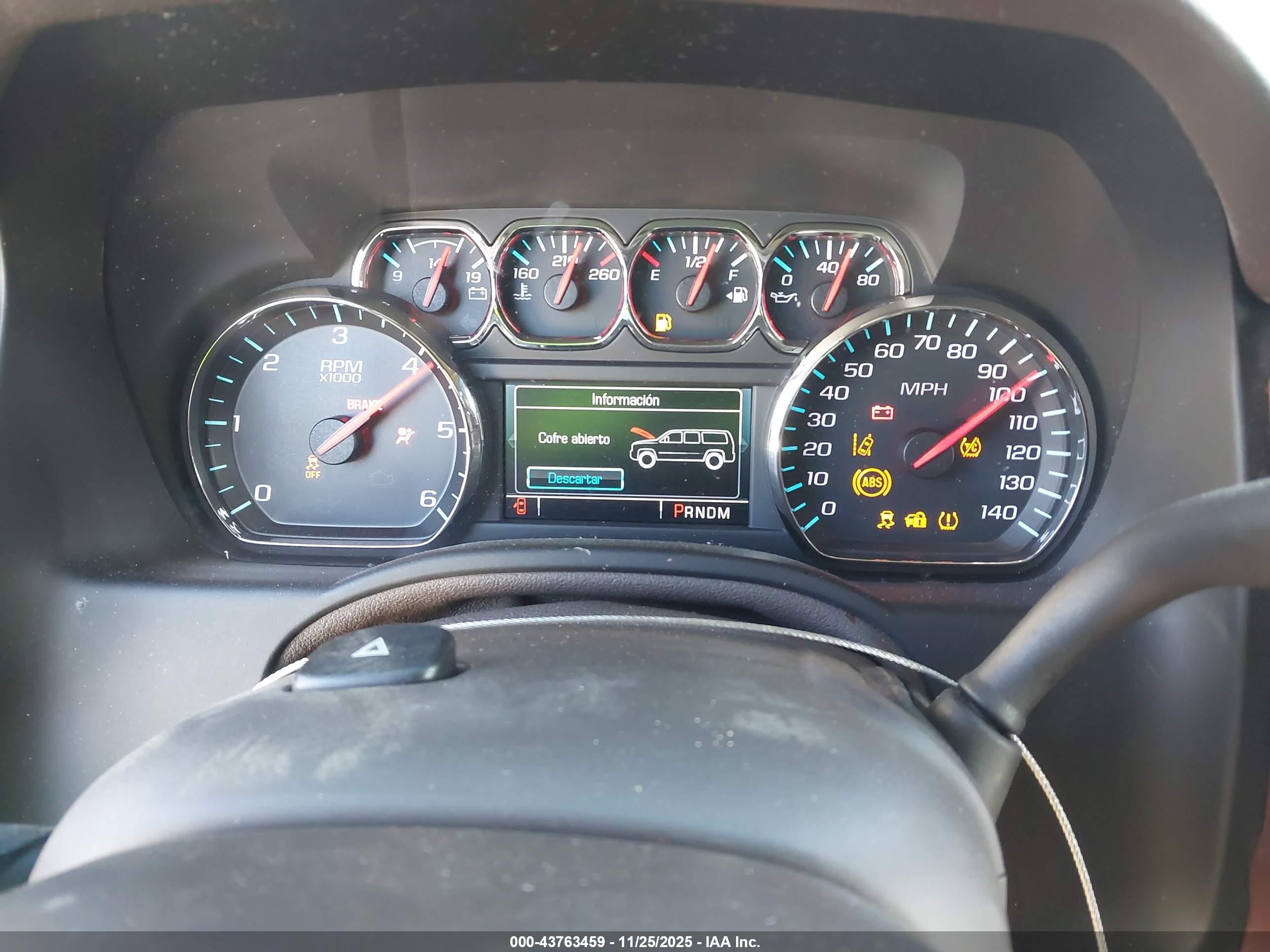 CHEVROLET SUBURBAN image 7