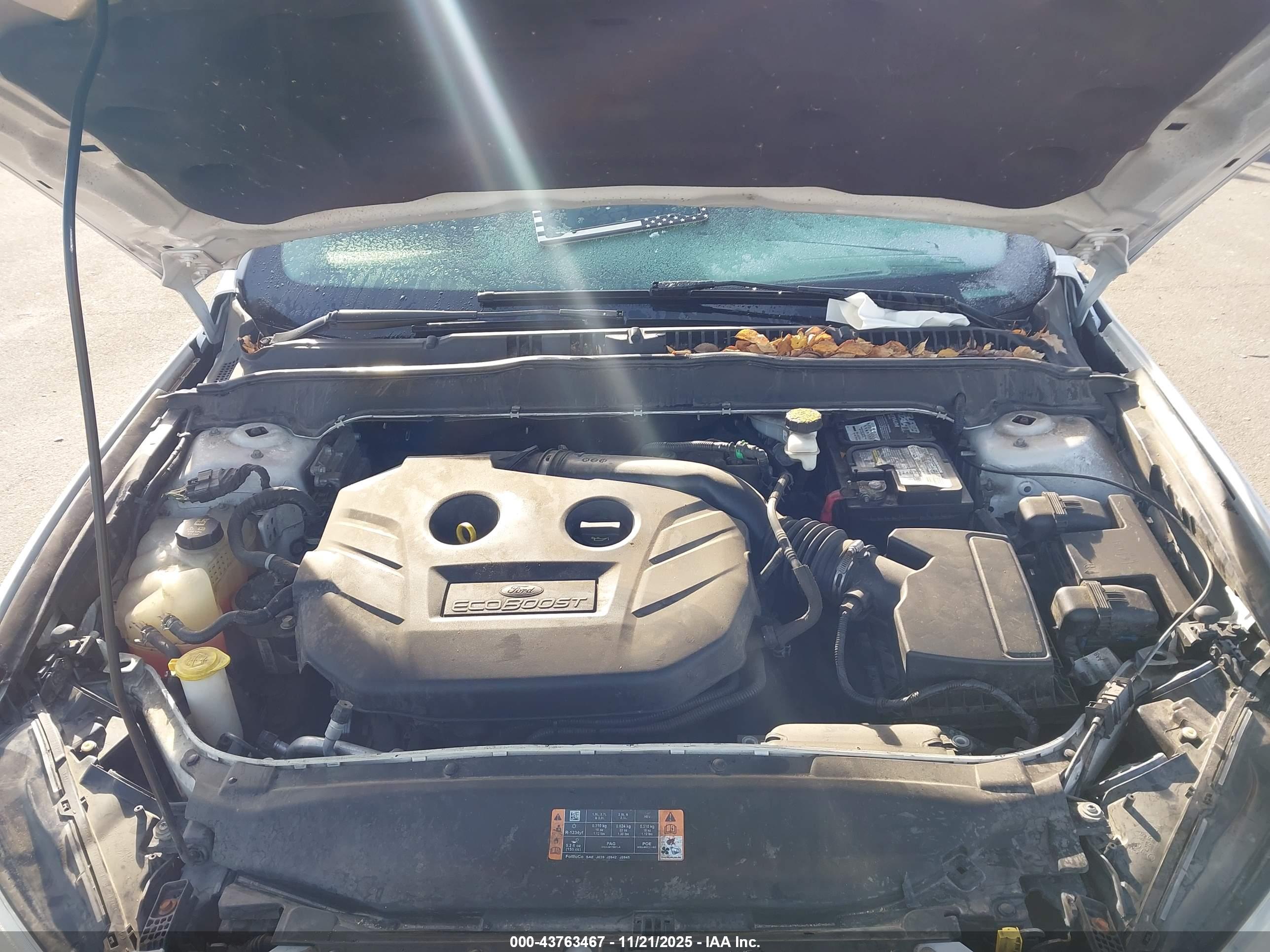 FORD FUSION image 10