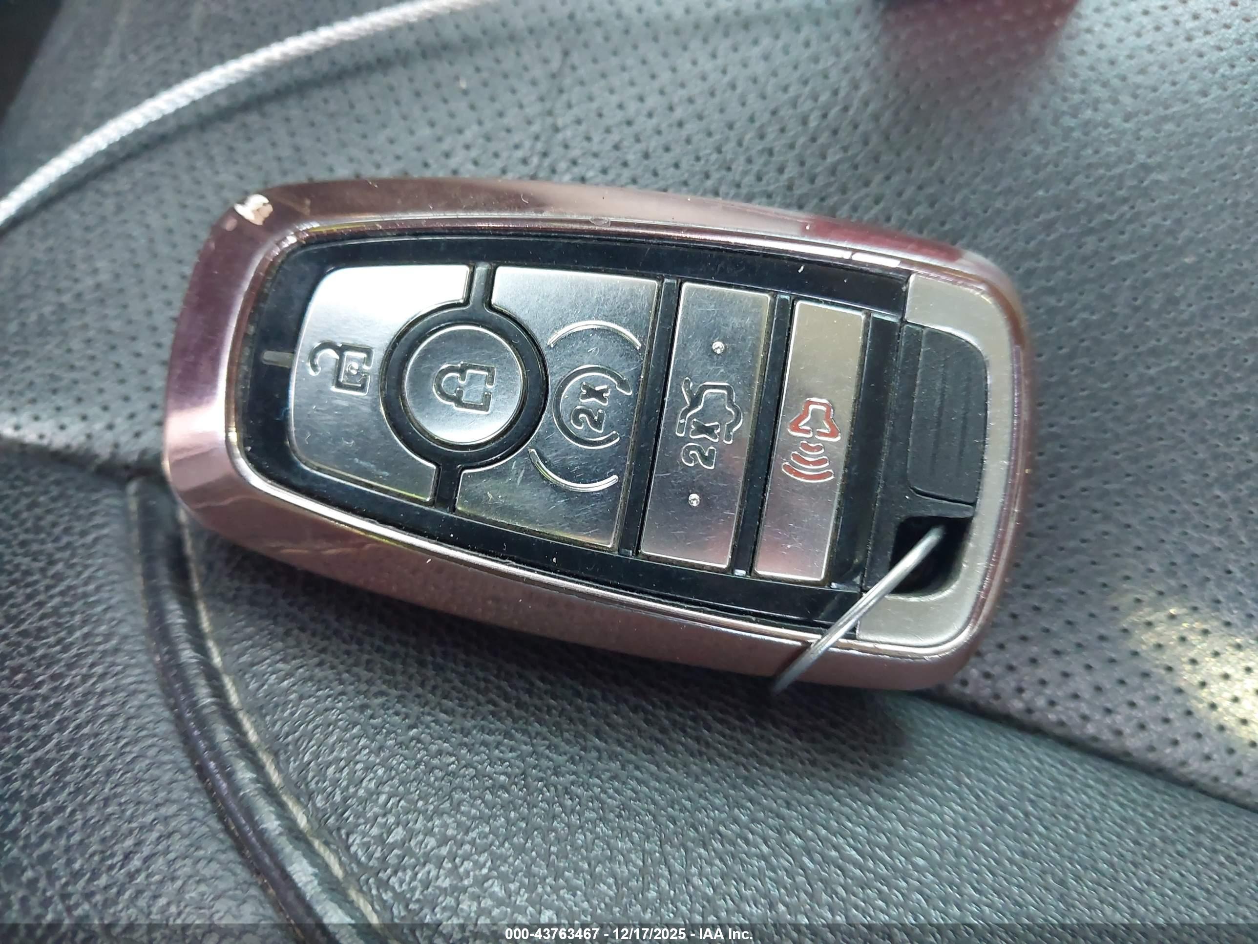 FORD FUSION image 11