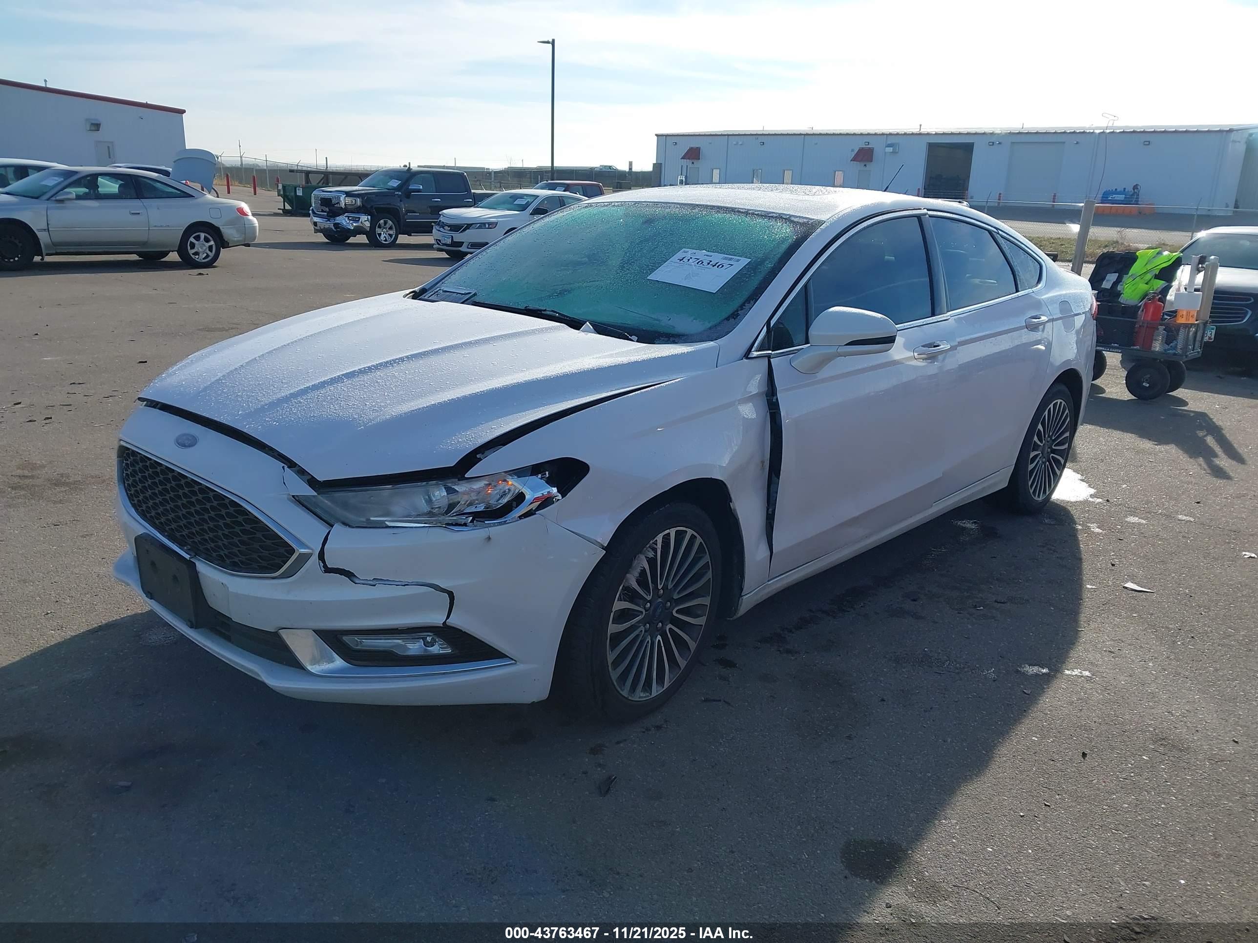 FORD FUSION image 2