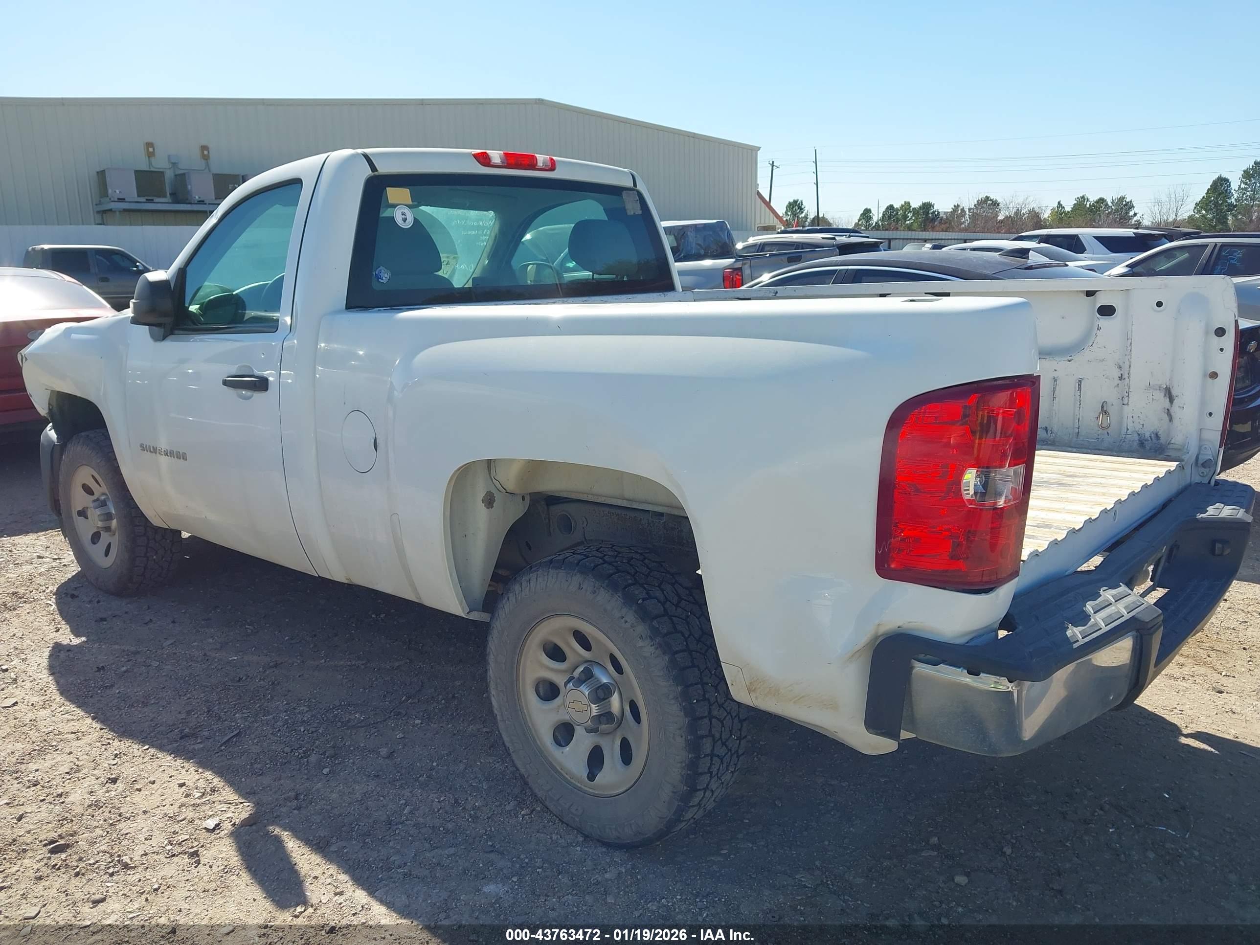 CHEVROLET SILVERADO image 3