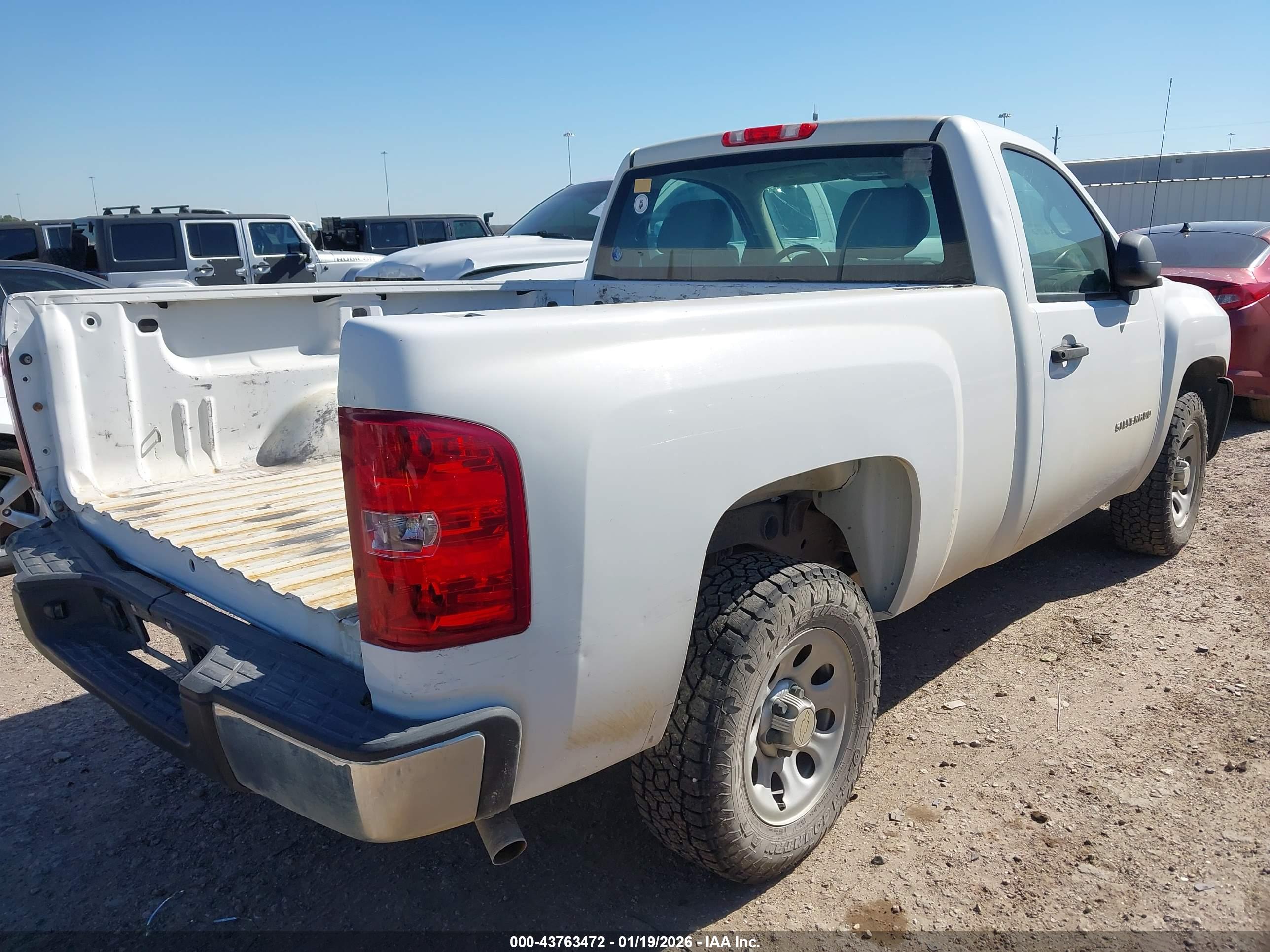 CHEVROLET SILVERADO image 4
