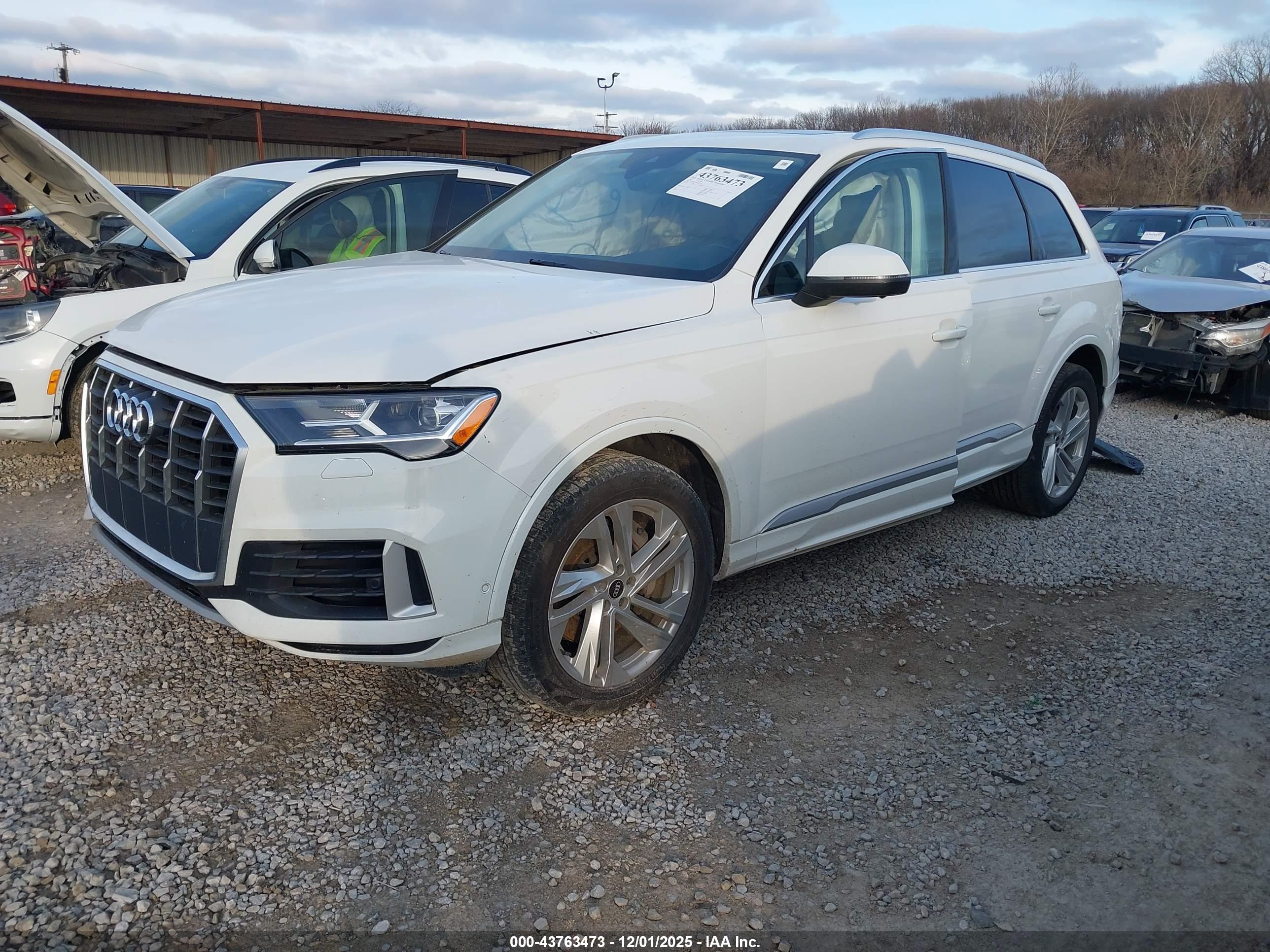 AUDI Q7 image 2