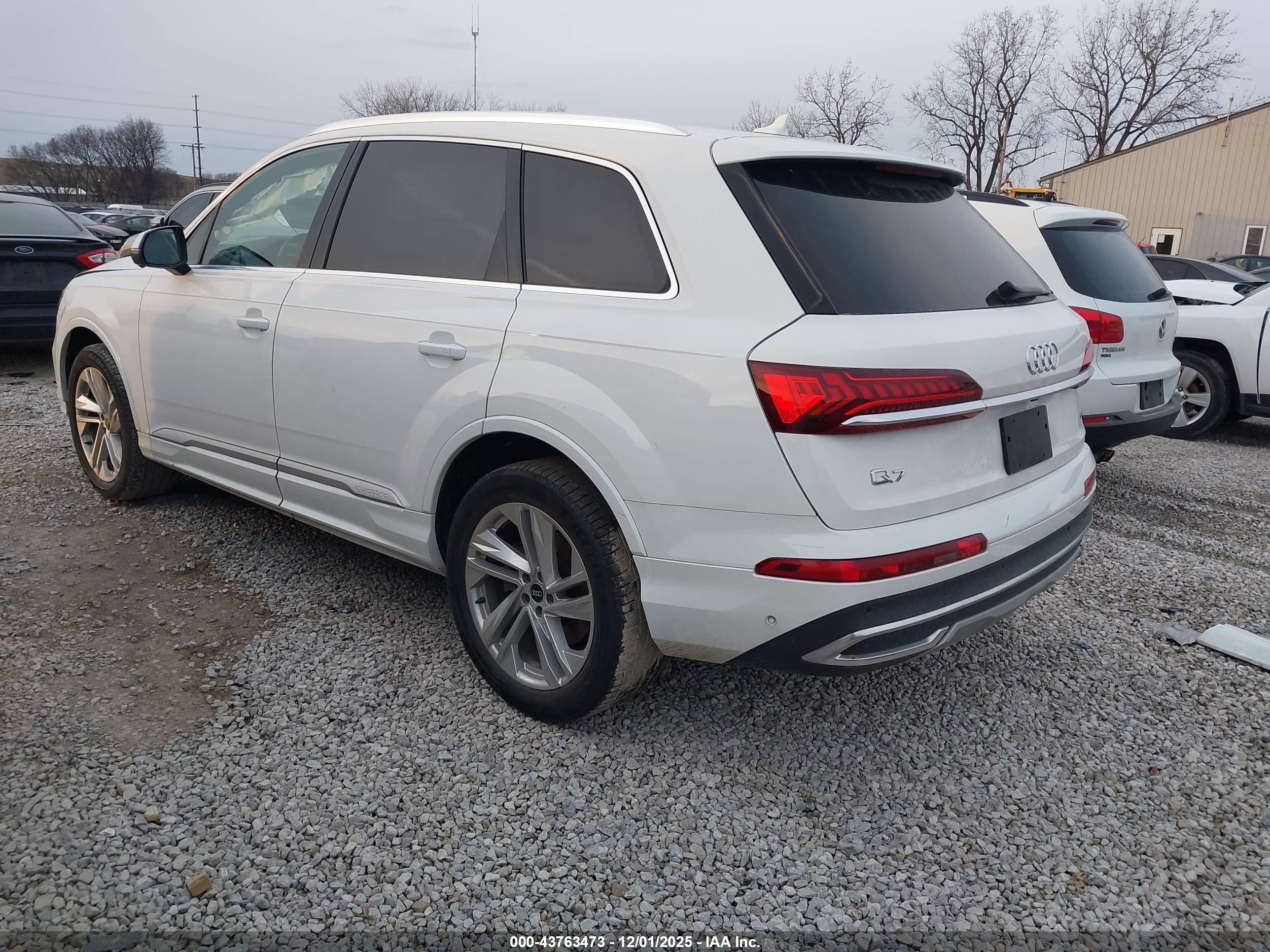 AUDI Q7 image 3
