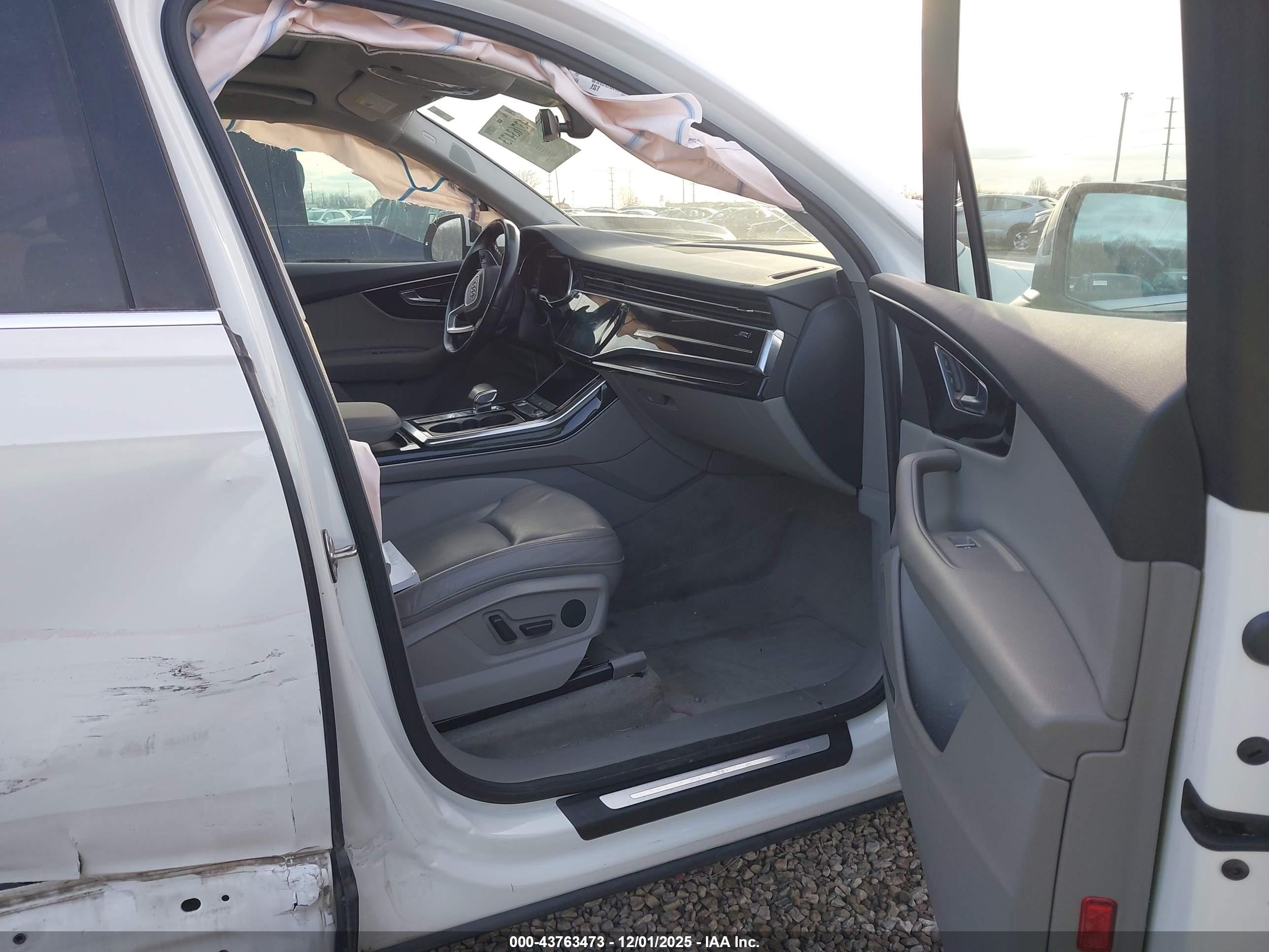 AUDI Q7 image 5